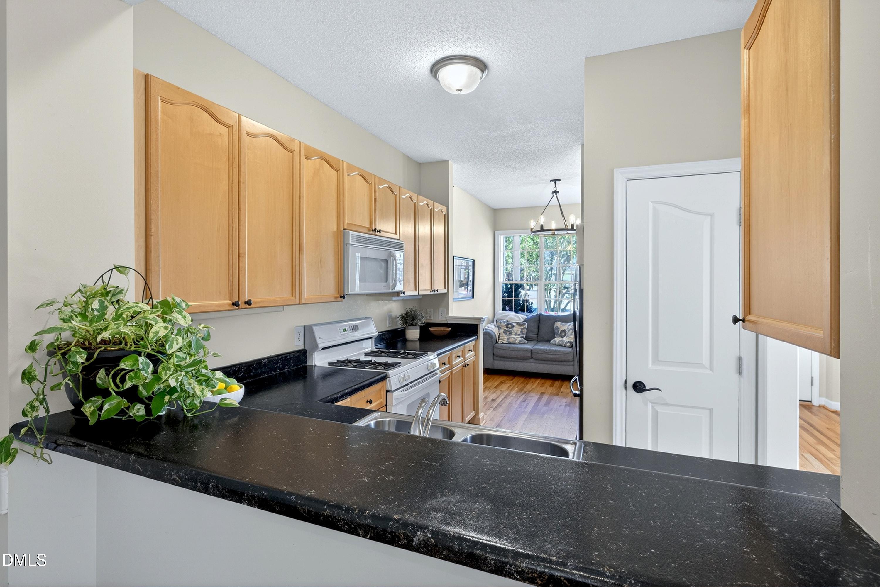8301 Amber Leaf Court