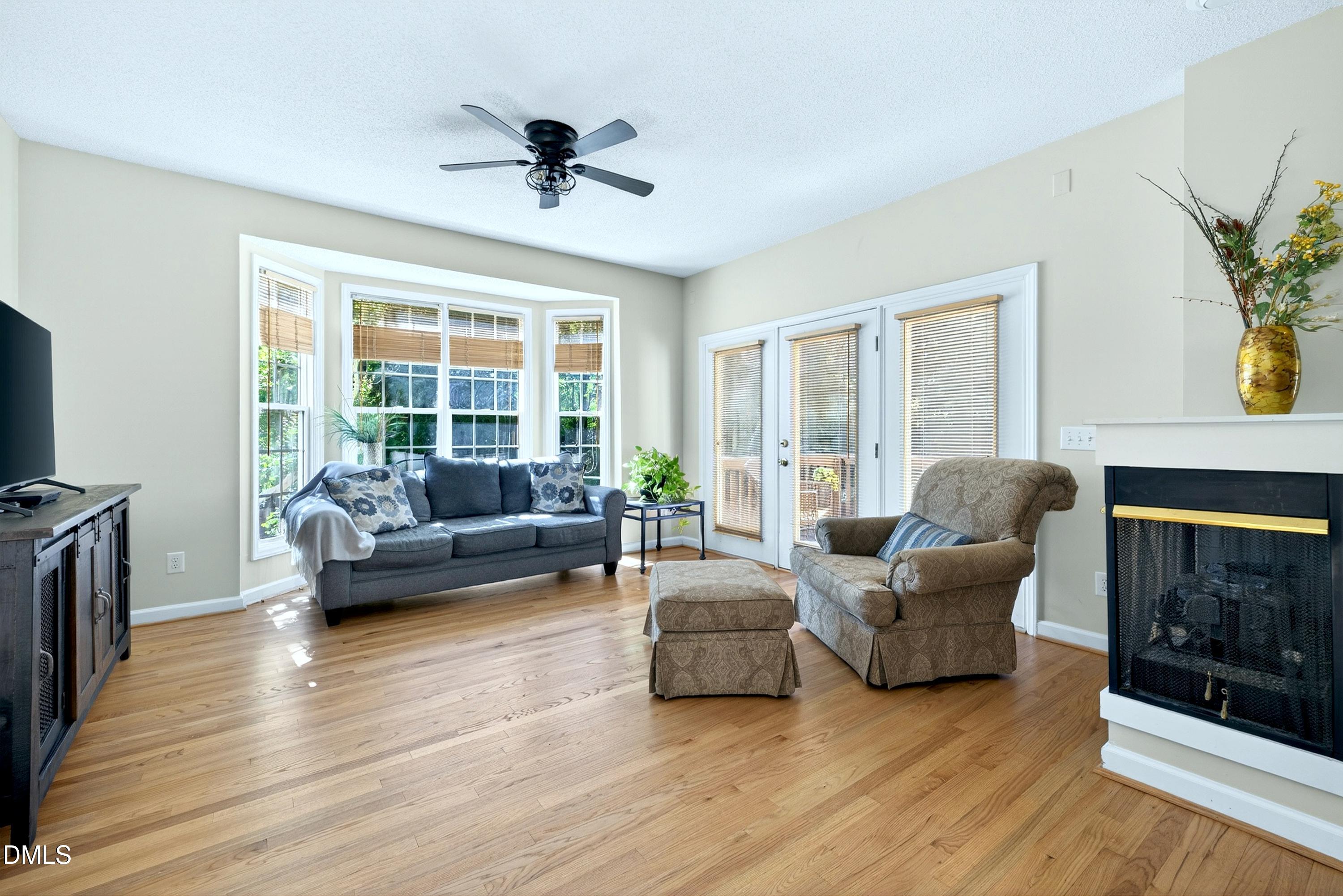 8301 Amber Leaf Court