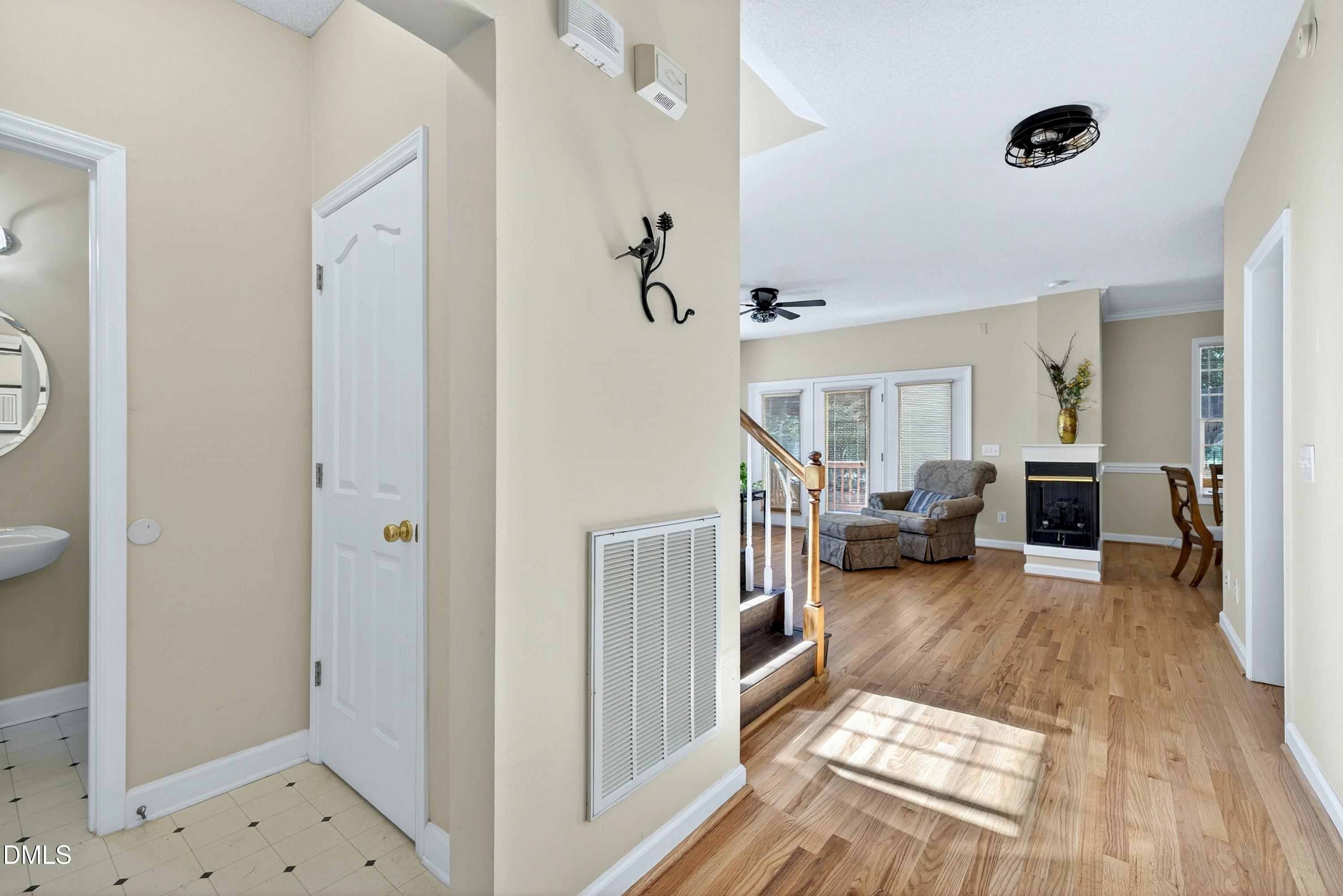 8301 Amber Leaf Court