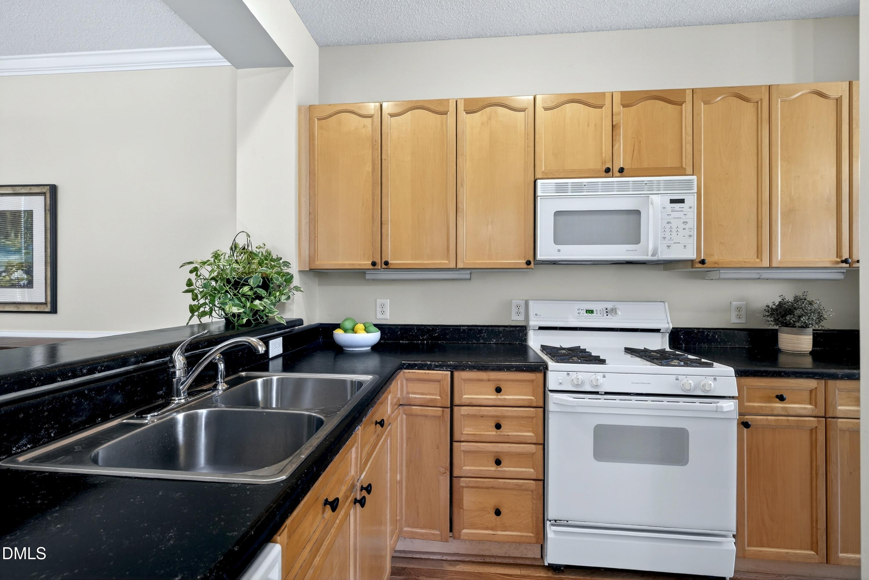 8301 Amber Leaf Court