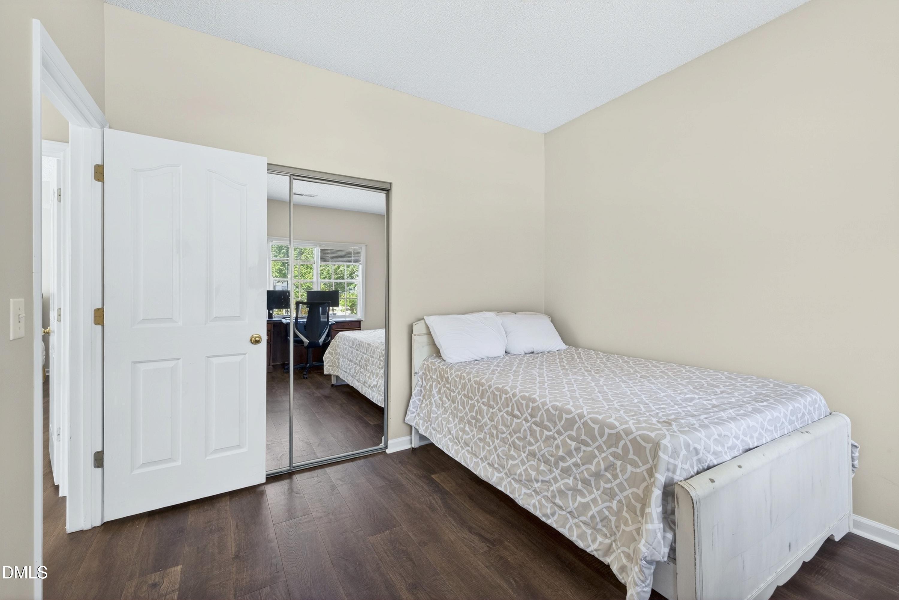 8301 Amber Leaf Court
