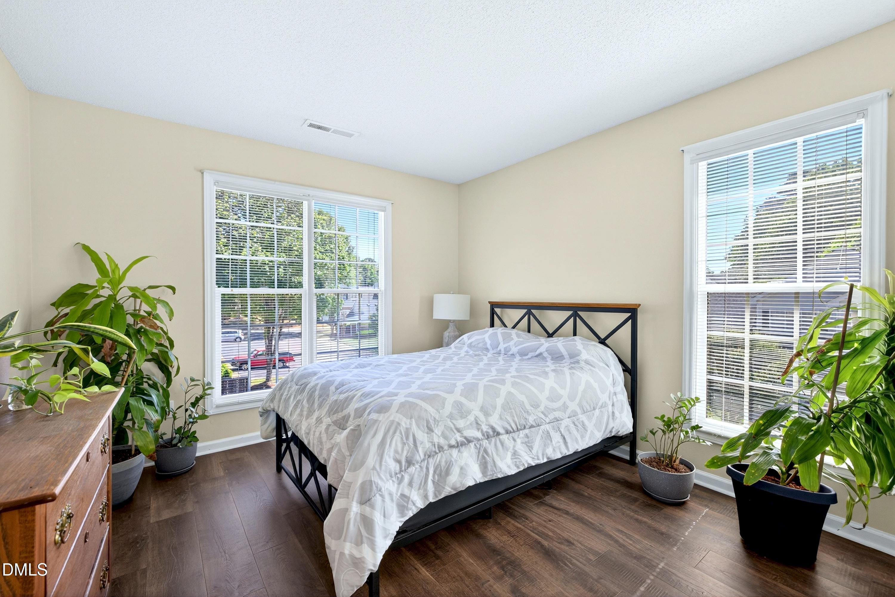 8301 Amber Leaf Court