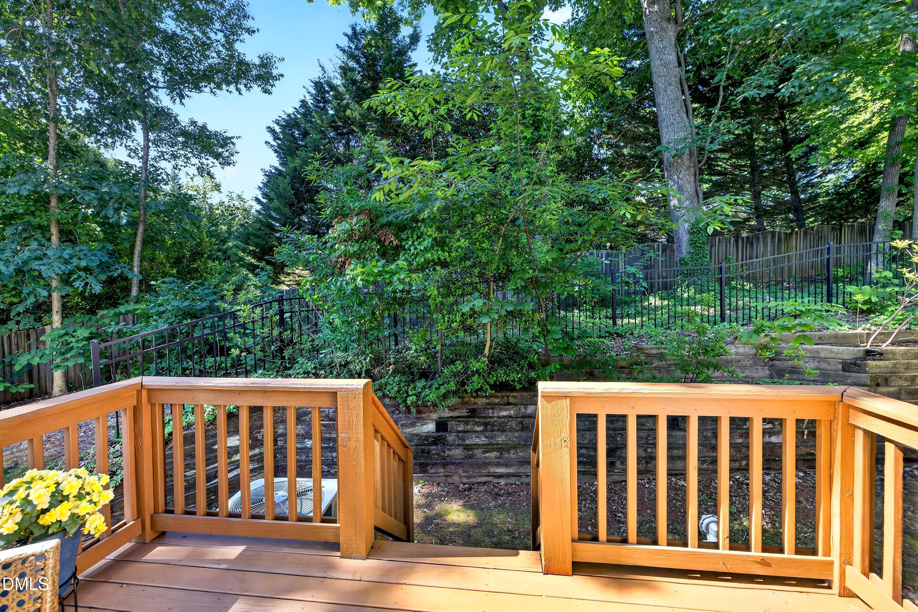 8301 Amber Leaf Court