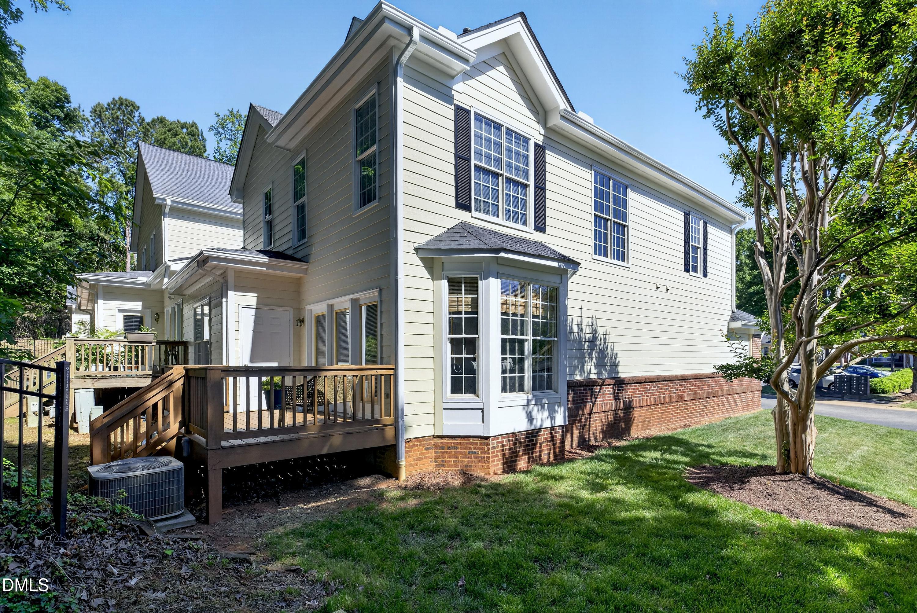8301 Amber Leaf Court