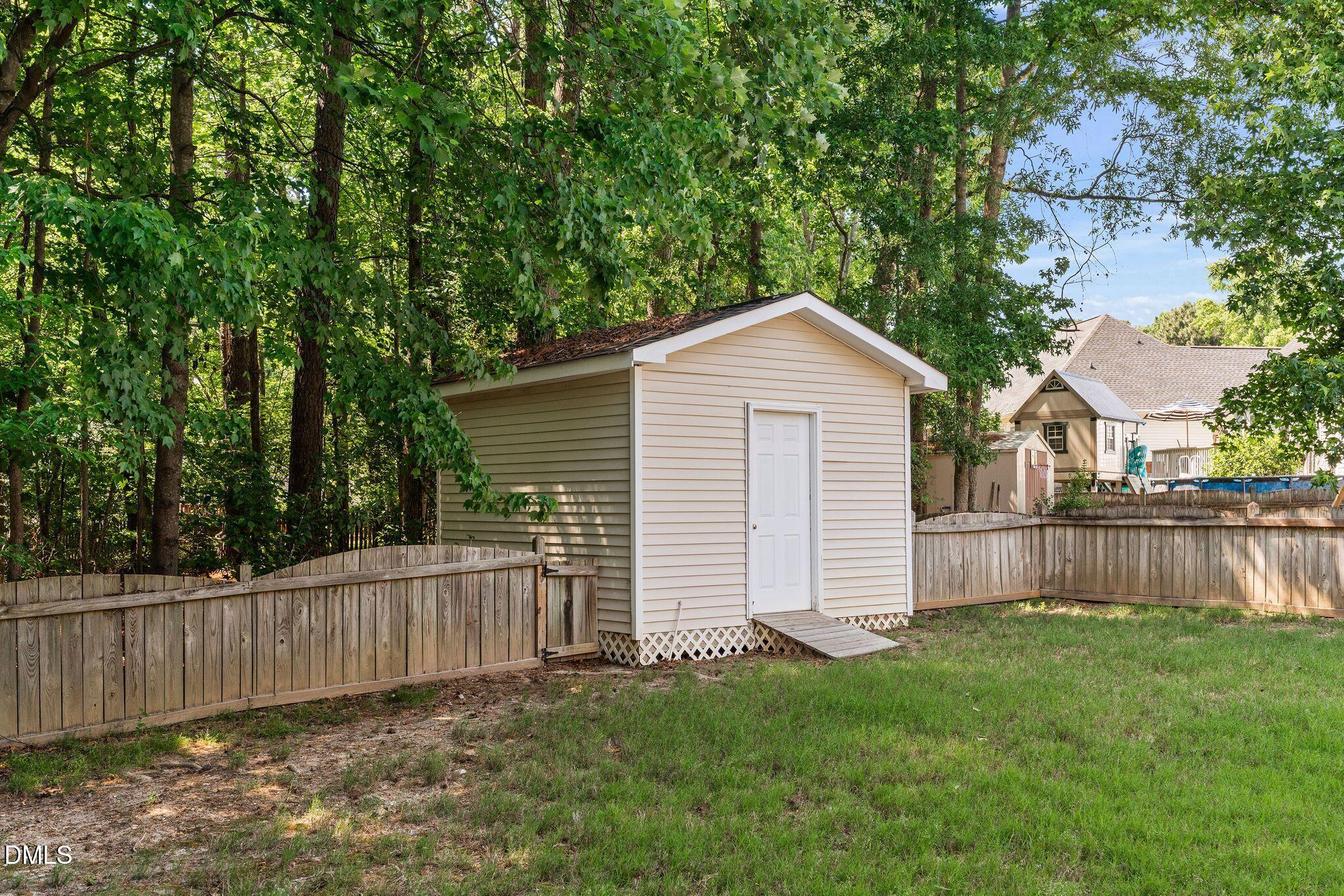 2733 Glastonbury Road