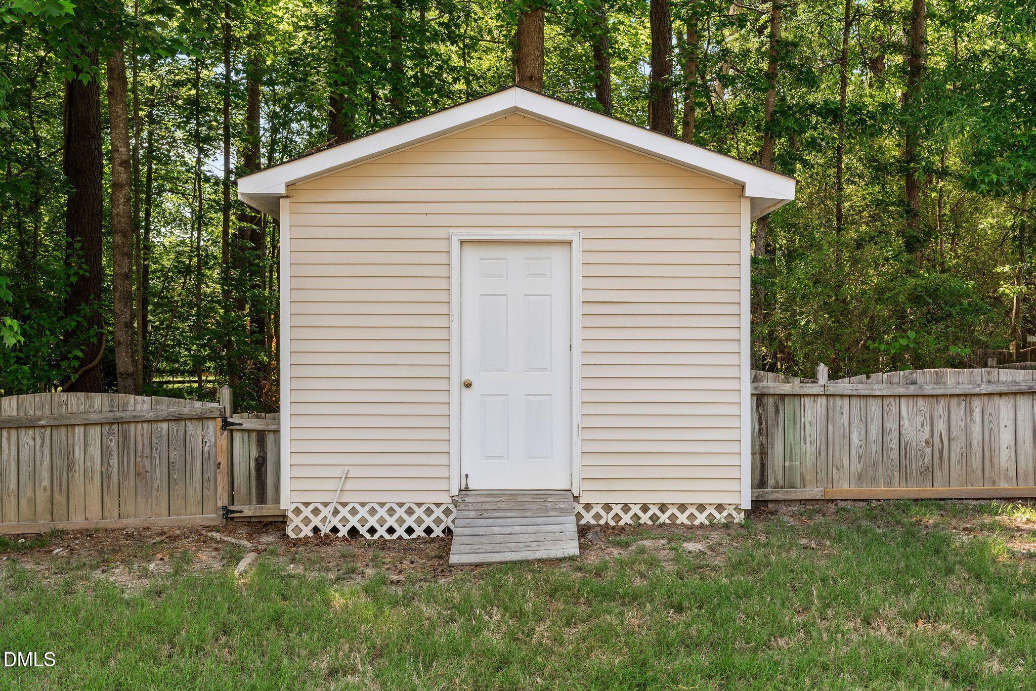 2733 Glastonbury Road
