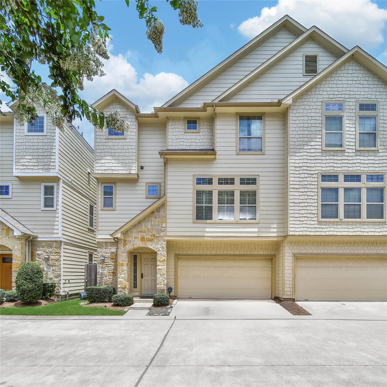 3323 Masters Point Drive