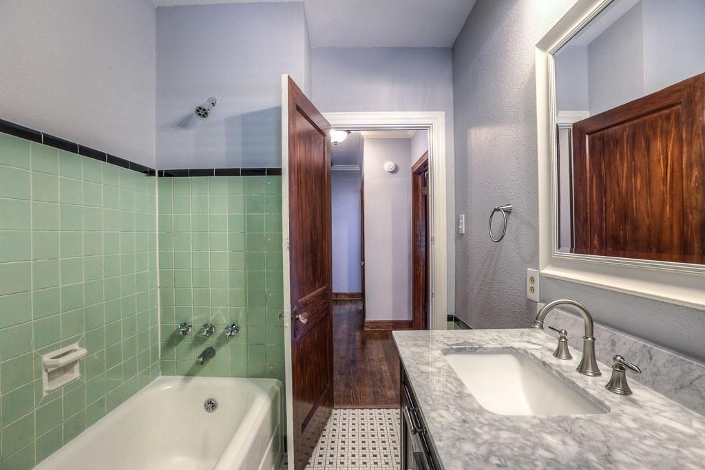 606 Avenue Of Oaks Street