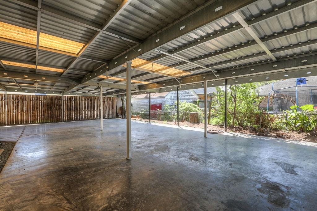 606 Avenue Of Oaks Street