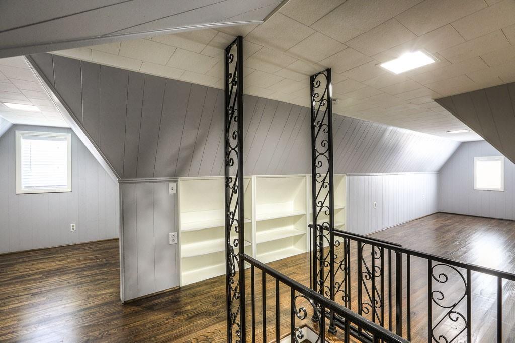 606 Avenue Of Oaks Street