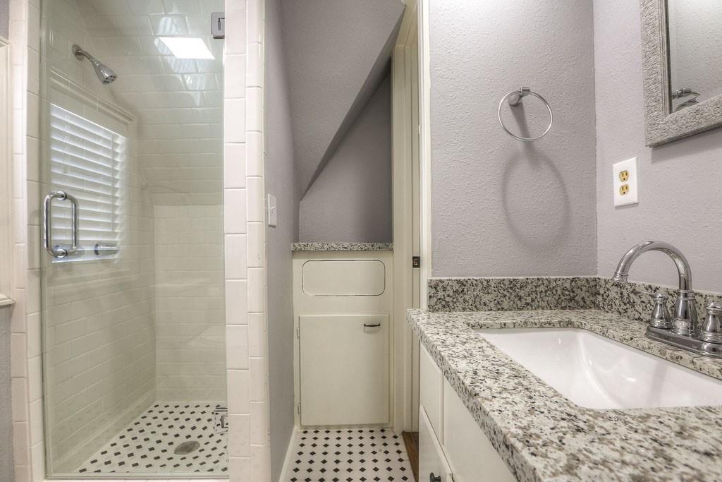 606 Avenue Of Oaks Street