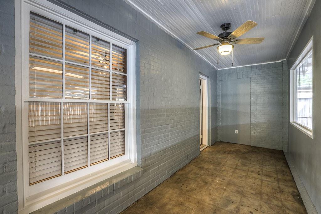 606 Avenue Of Oaks Street