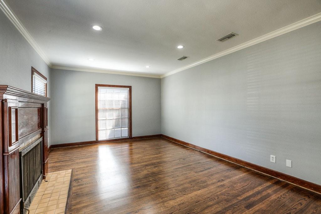 606 Avenue Of Oaks Street