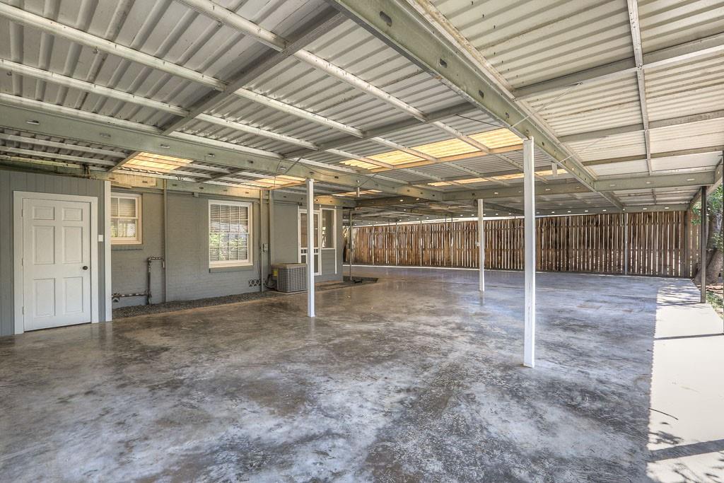 606 Avenue Of Oaks Street