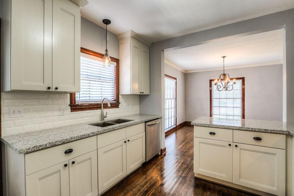 606 Avenue Of Oaks Street