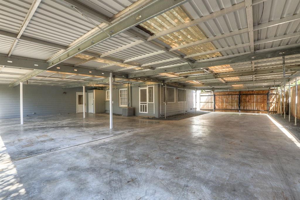 606 Avenue Of Oaks Street