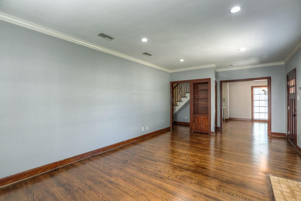 606 Avenue Of Oaks Street