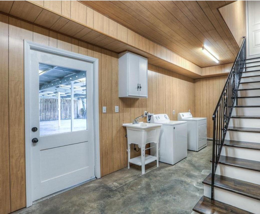 606 Avenue Of Oaks Street