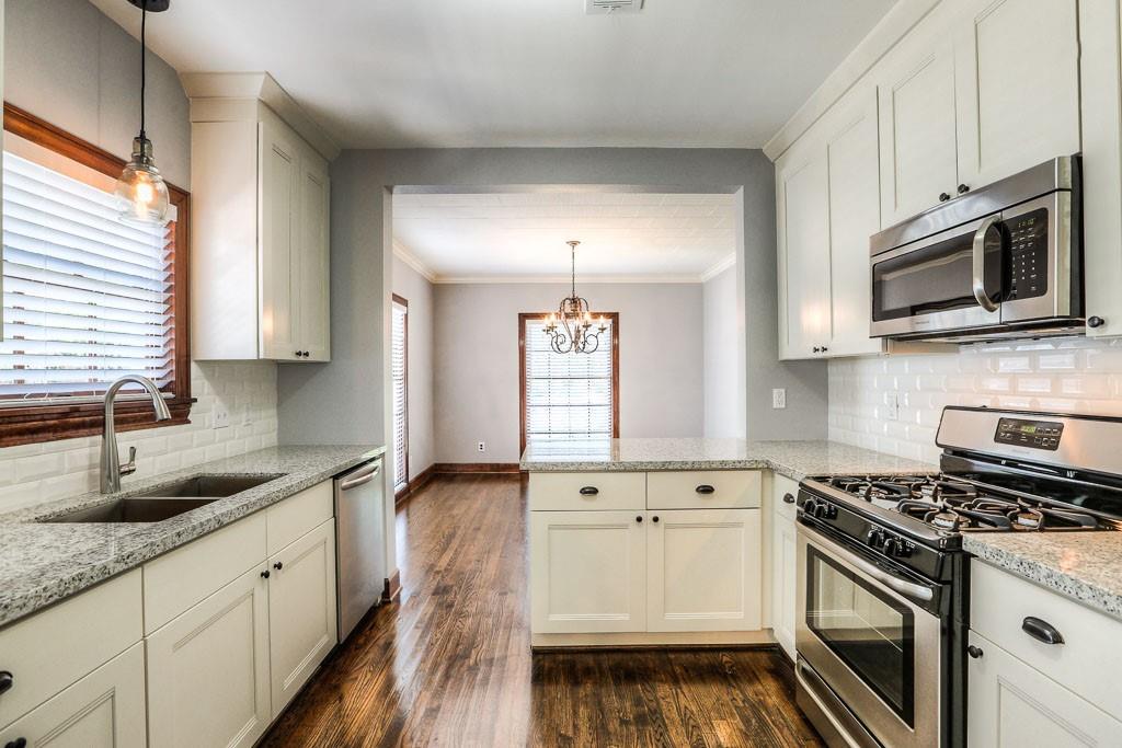 606 Avenue Of Oaks Street