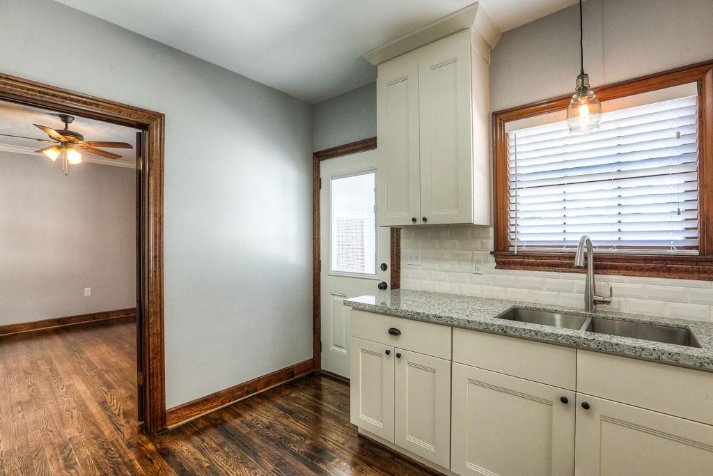 606 Avenue Of Oaks Street