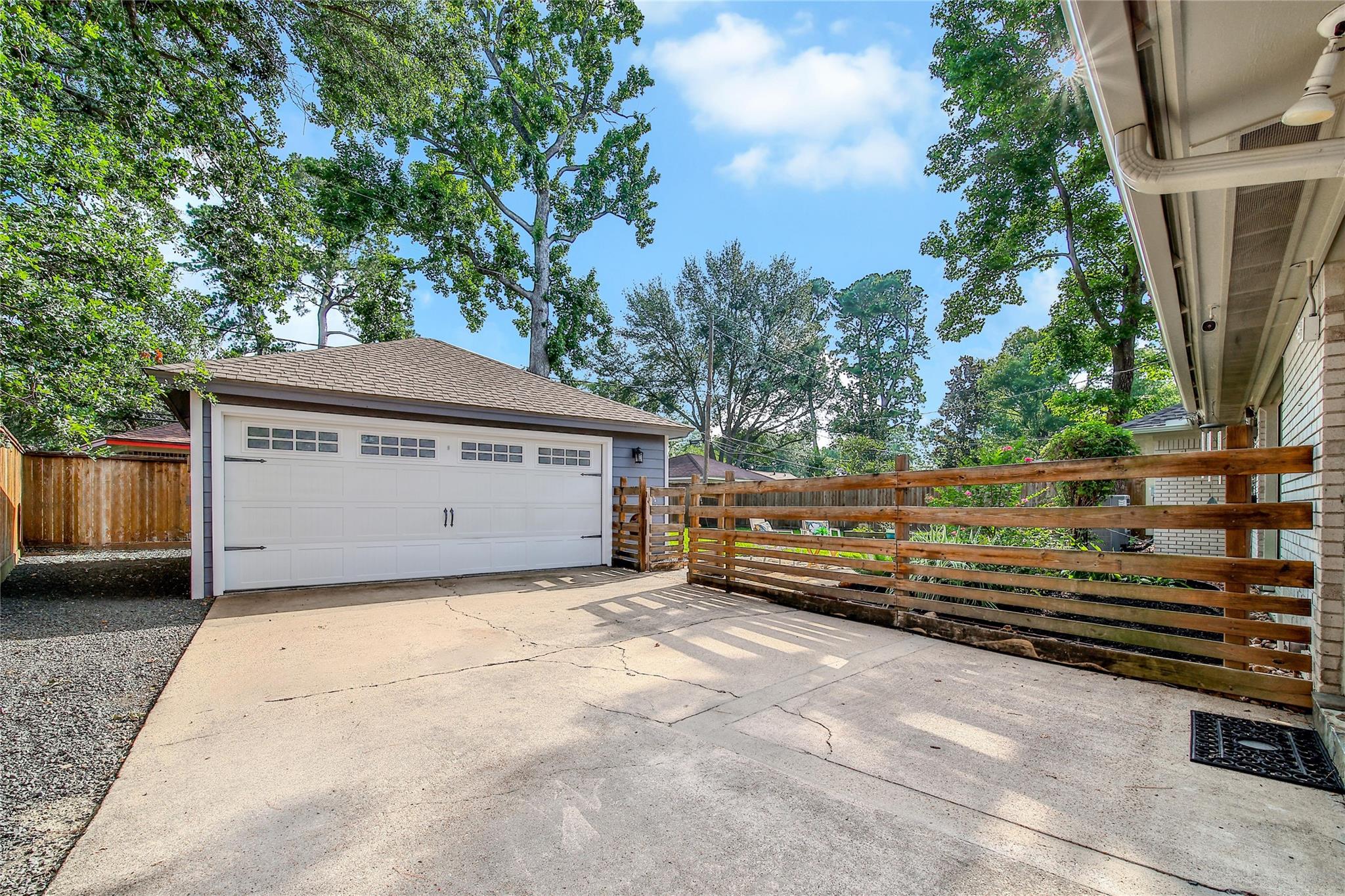 1146 Chamboard Lane