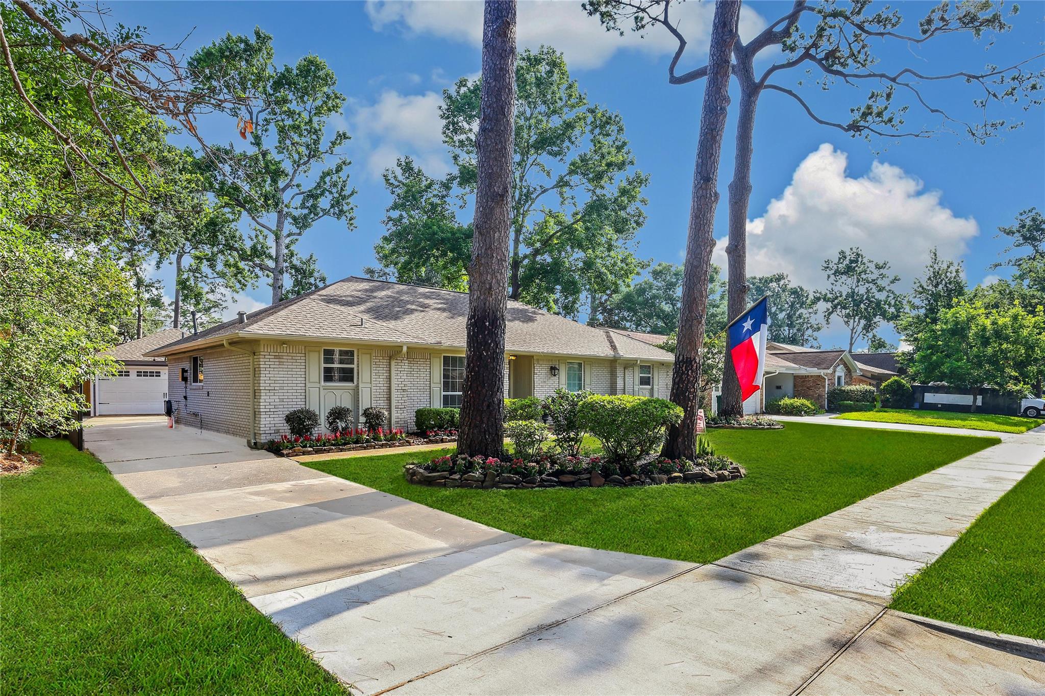 1146 Chamboard Lane