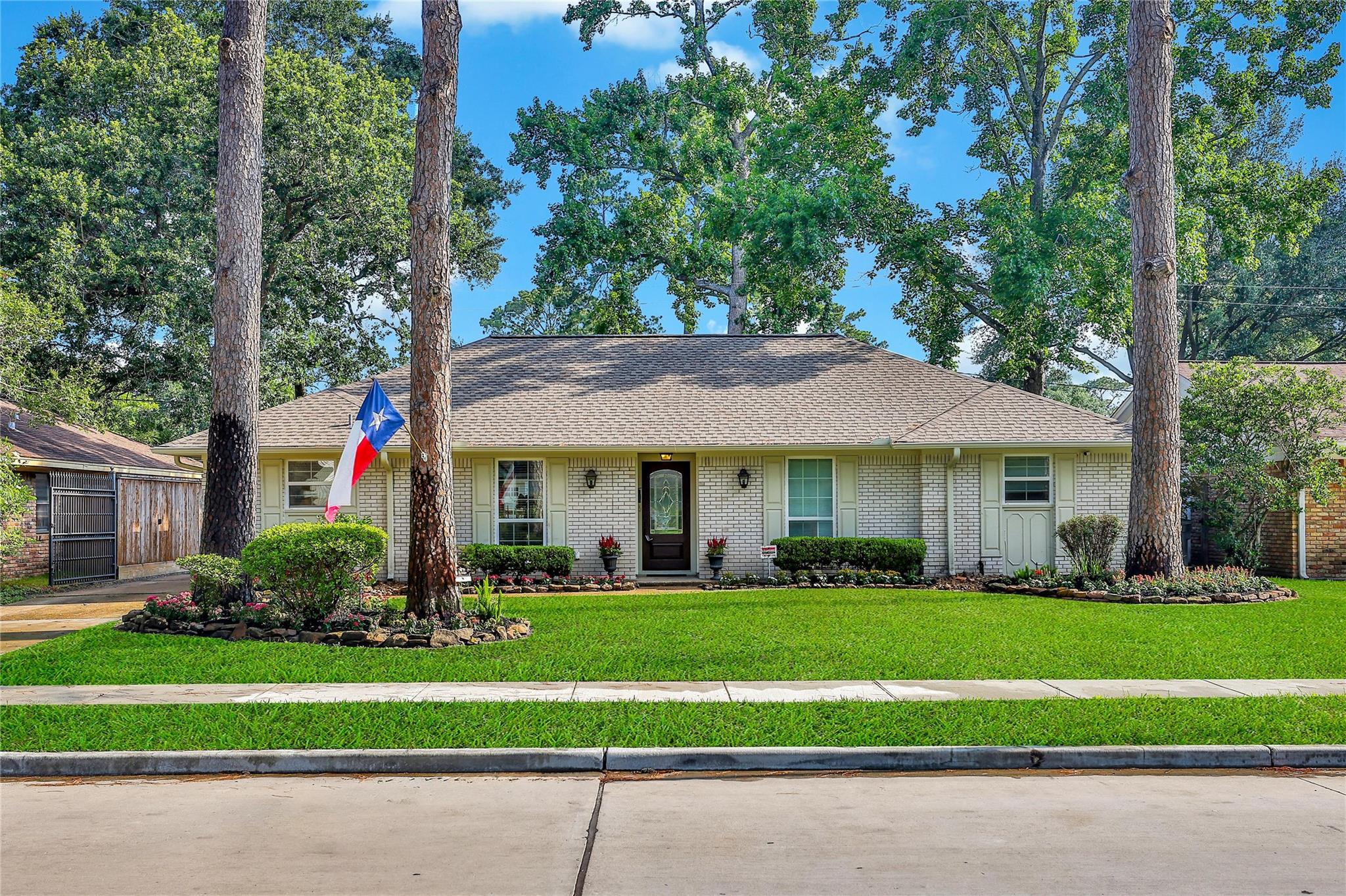 1146 Chamboard Lane