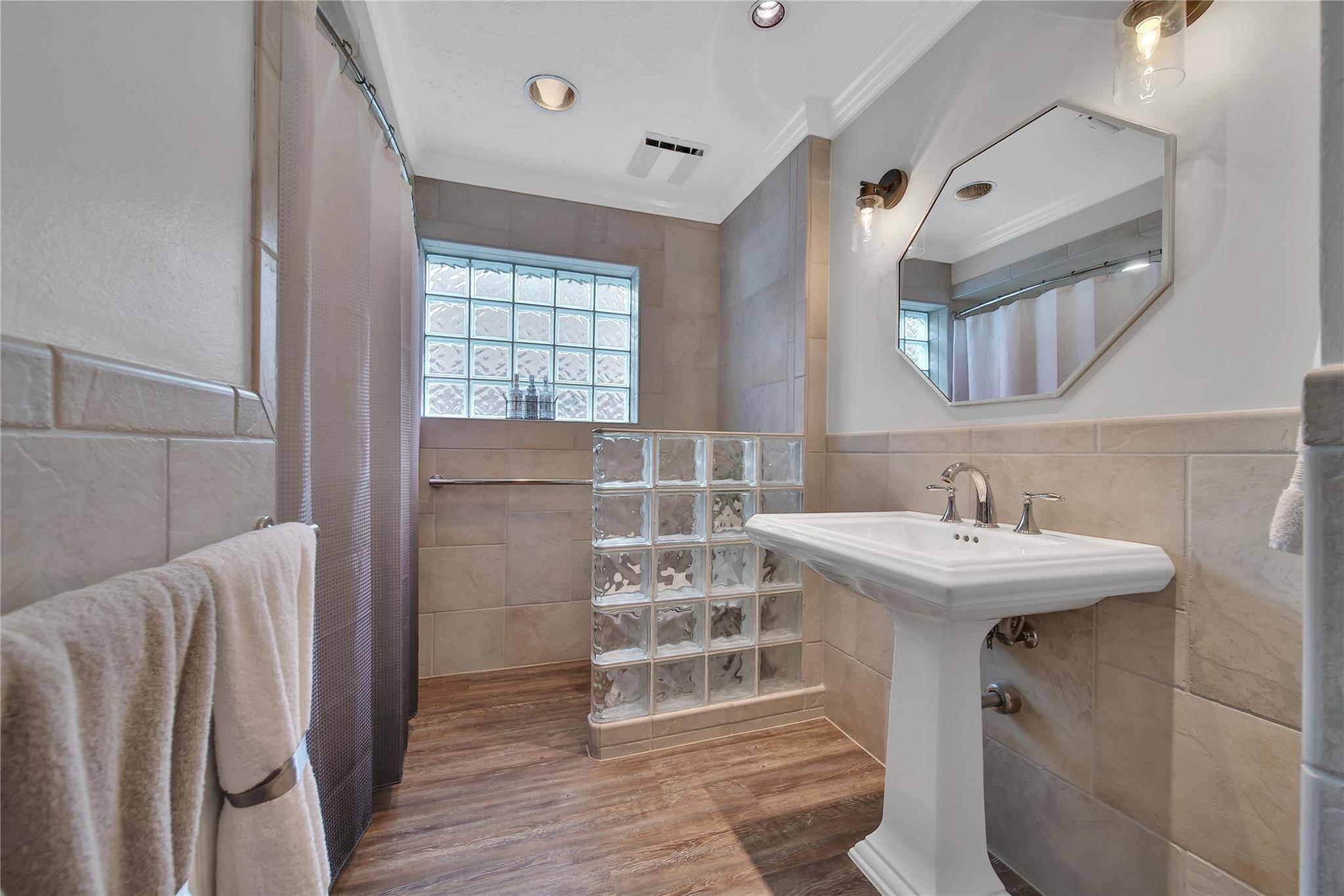 1010 Chamboard Lane