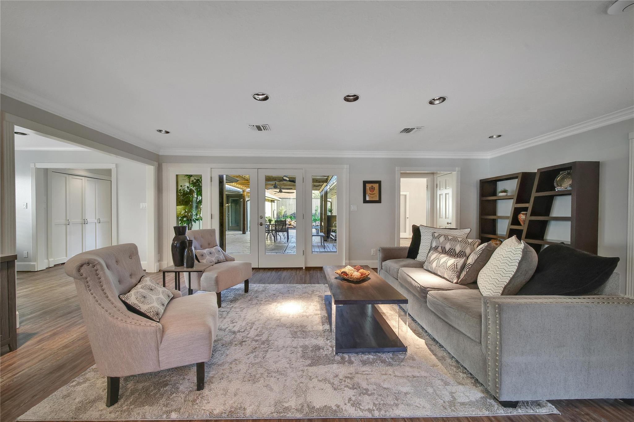 1010 Chamboard Lane