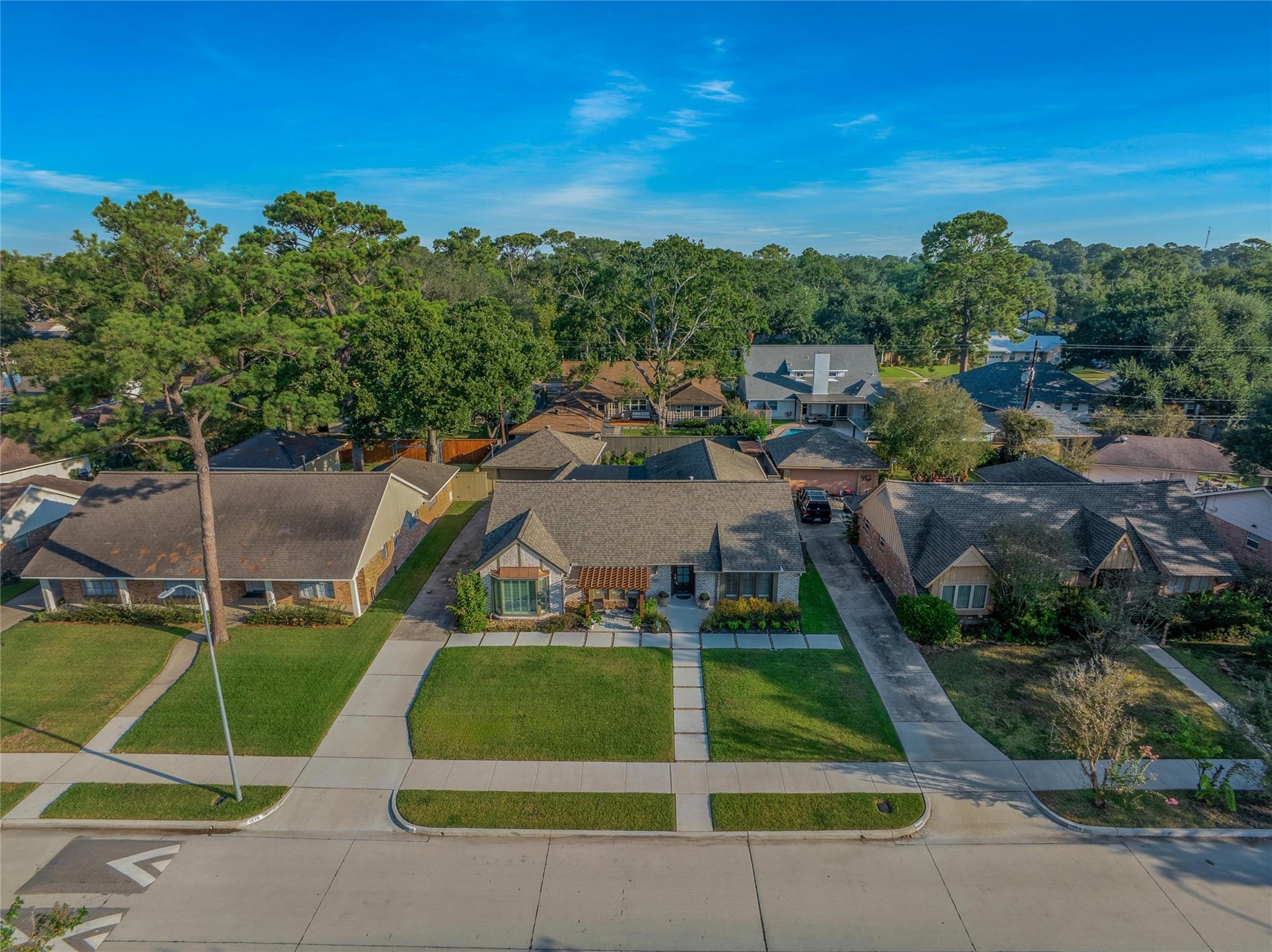 1010 Chamboard Lane