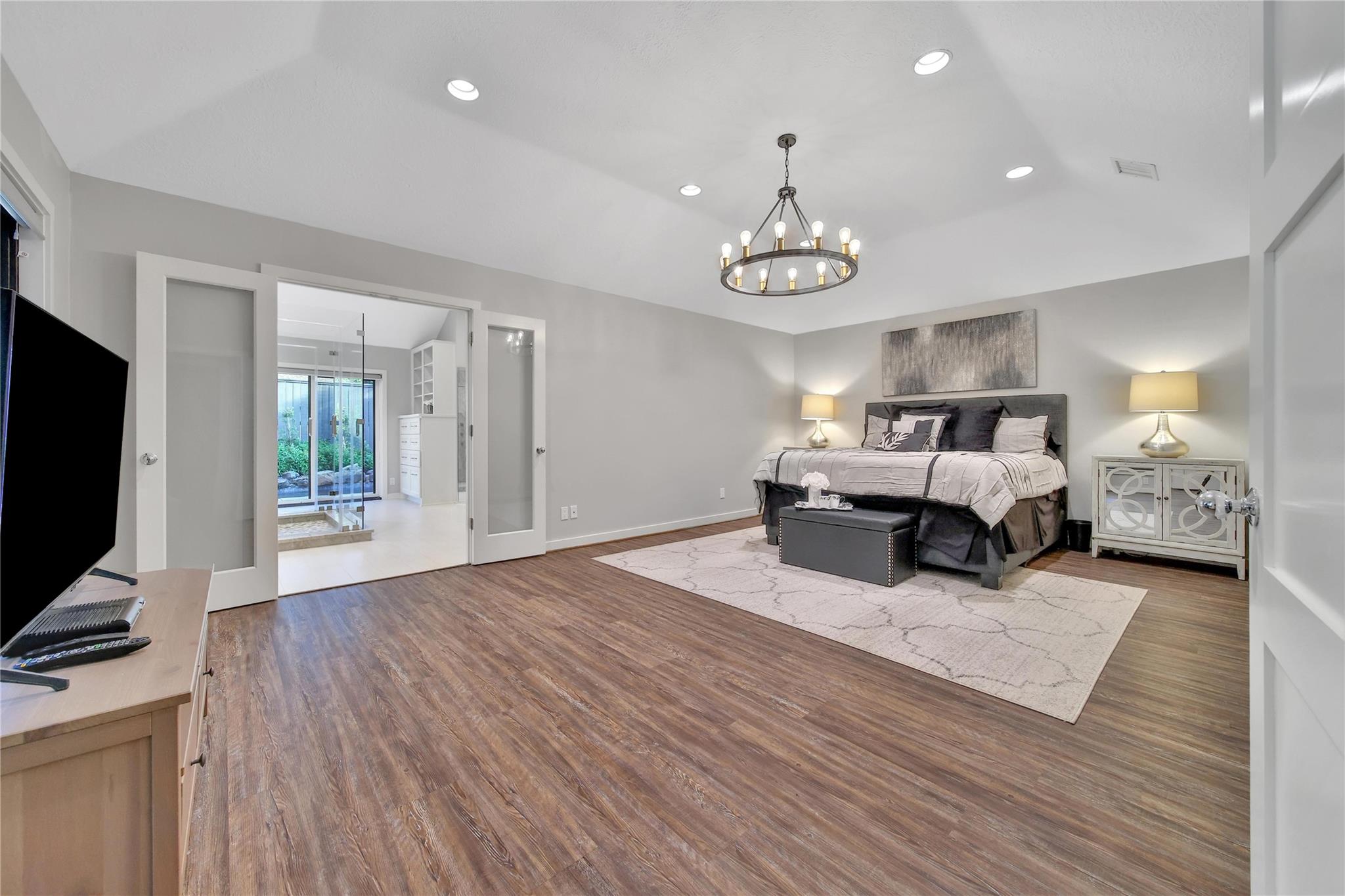 1010 Chamboard Lane
