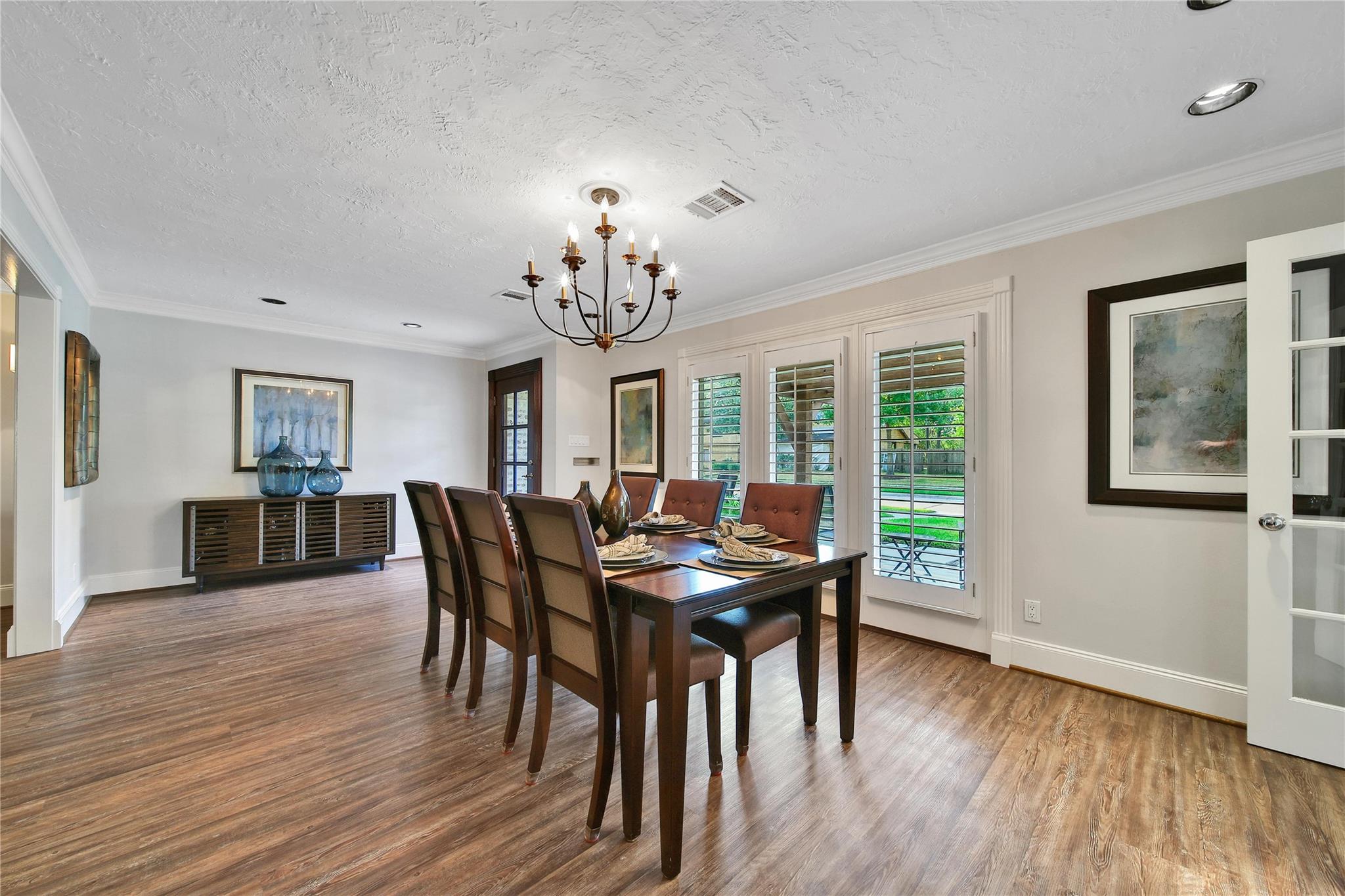 1010 Chamboard Lane