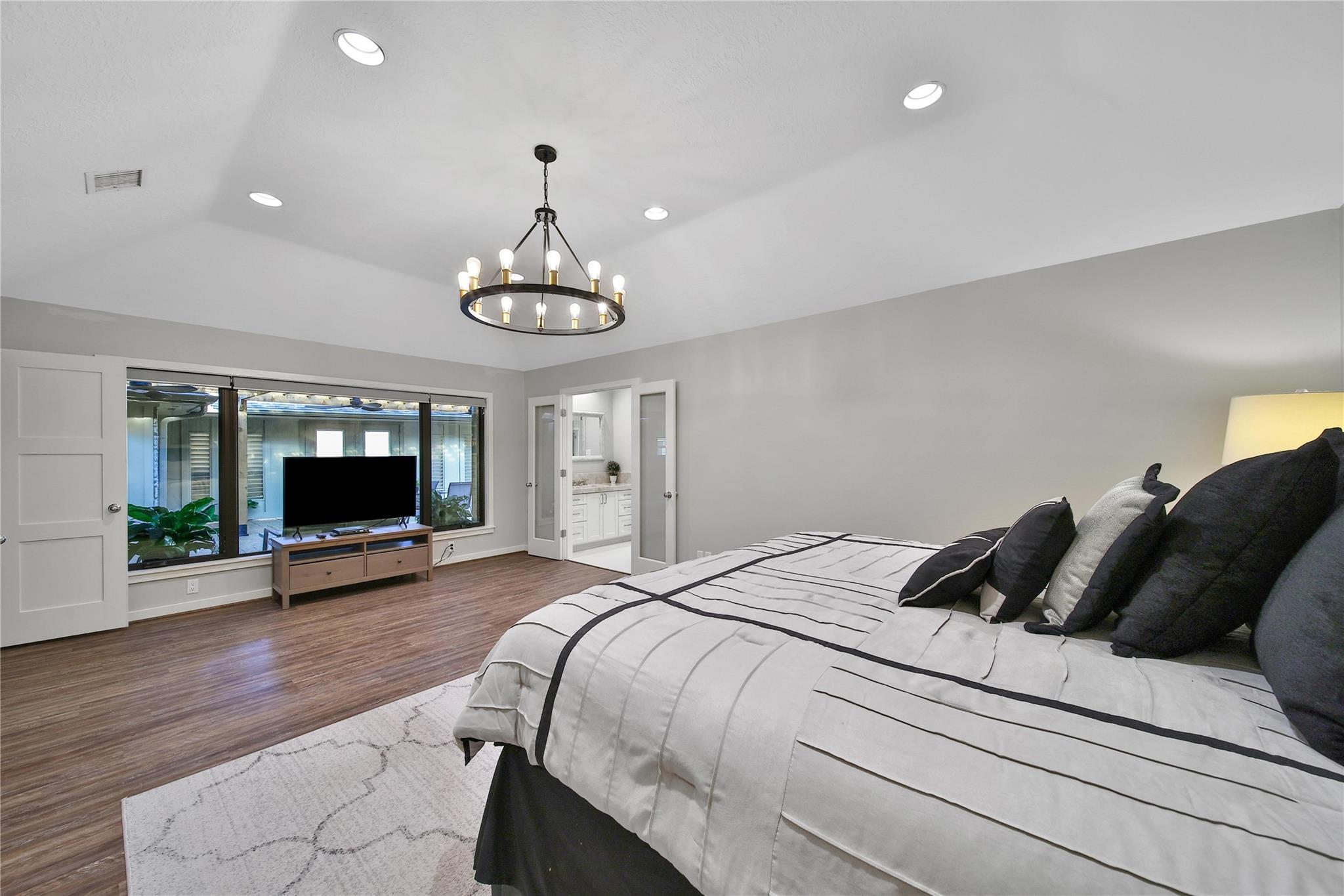 1010 Chamboard Lane