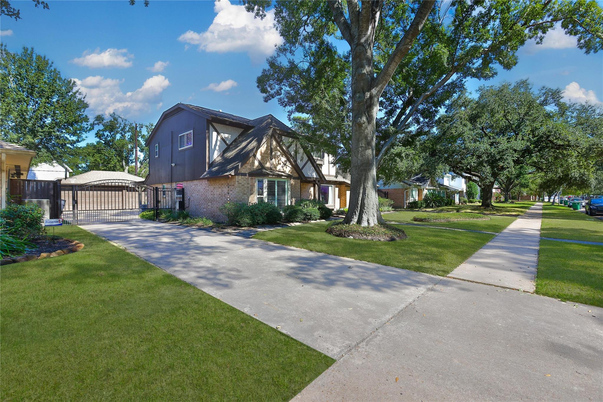 1012 Candlelight Lane