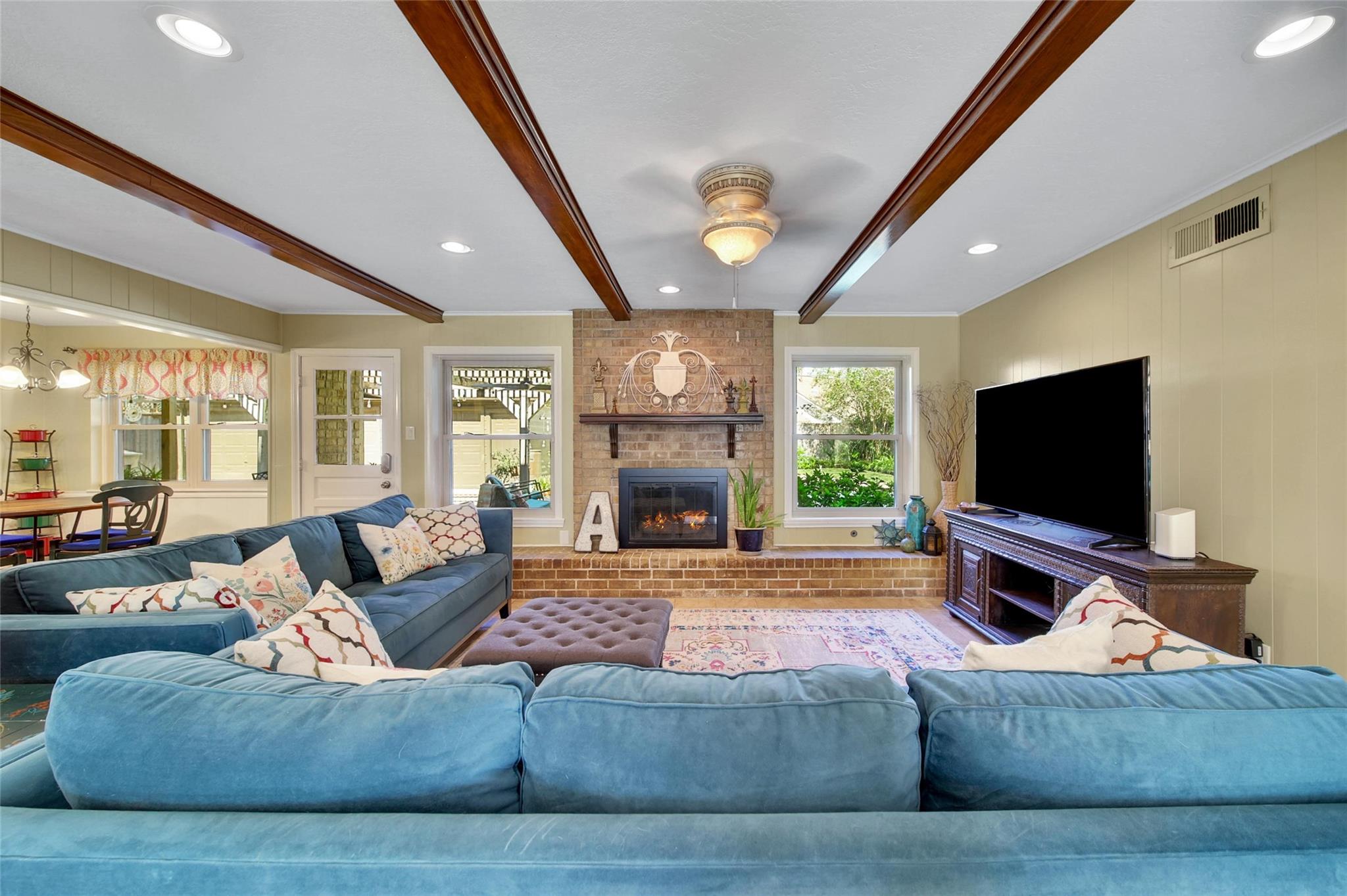 1012 Candlelight Lane