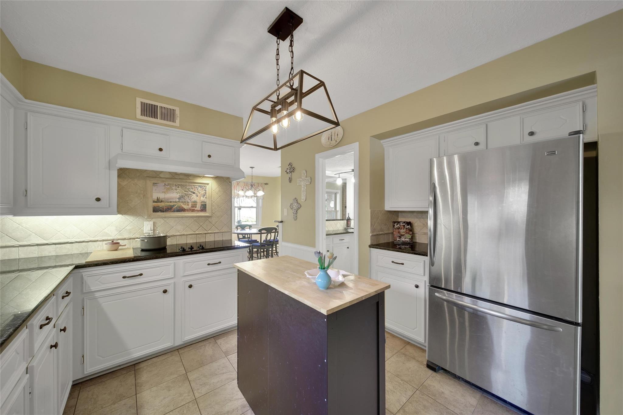 1012 Candlelight Lane