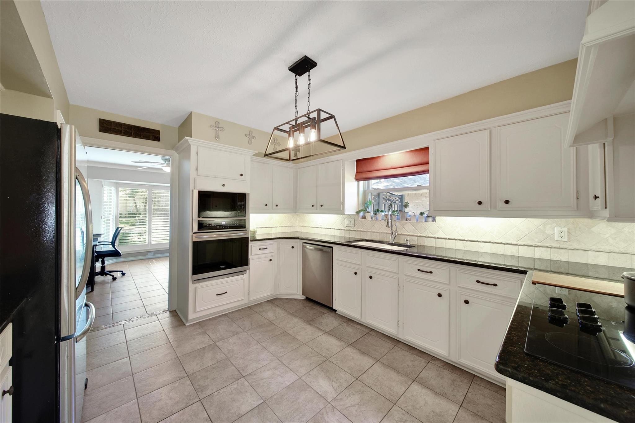 1012 Candlelight Lane