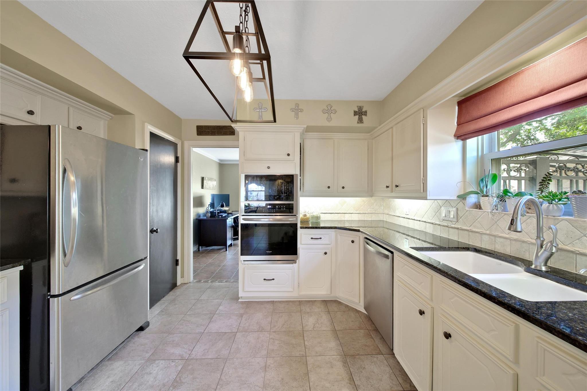 1012 Candlelight Lane