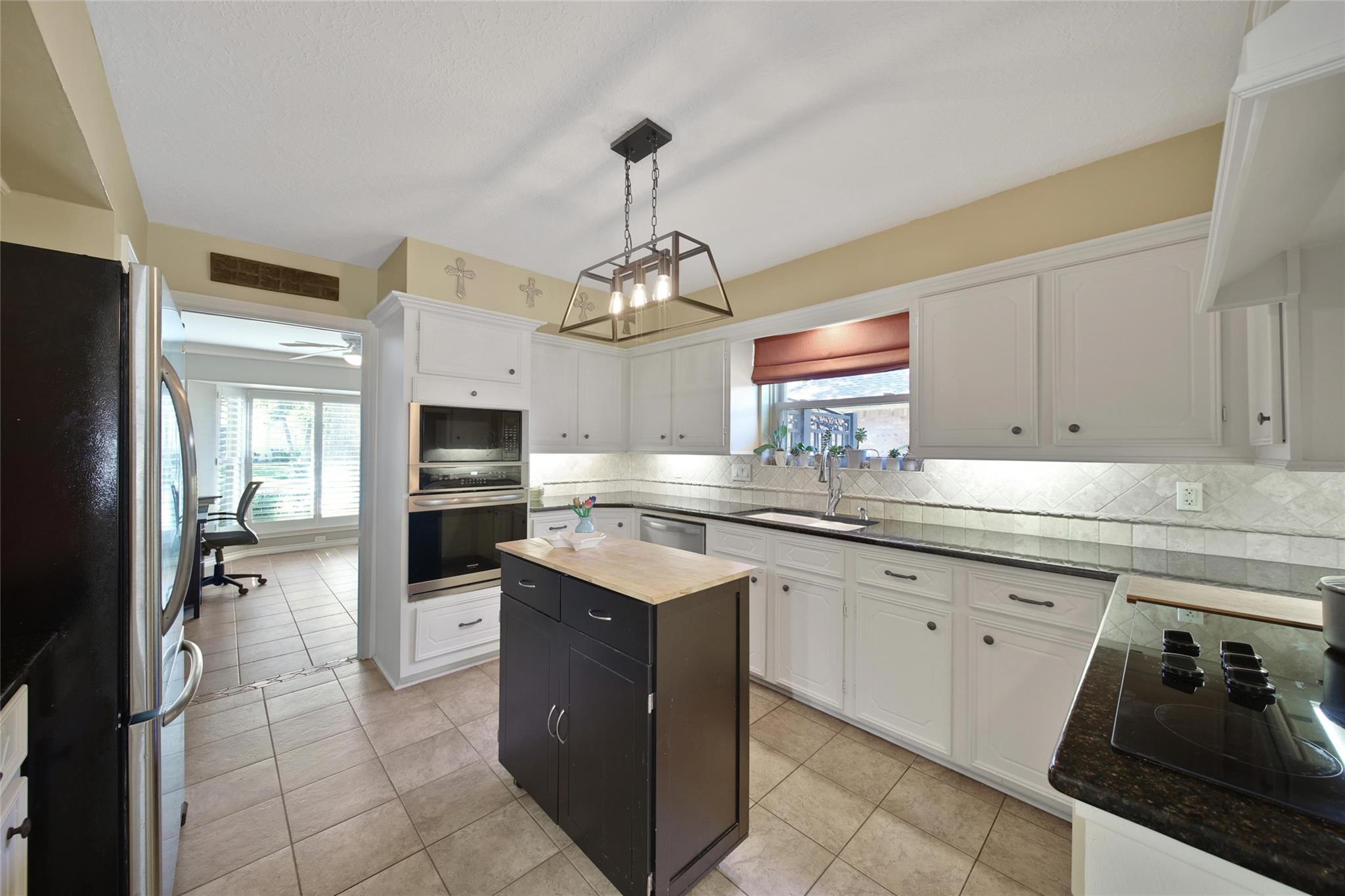 1012 Candlelight Lane