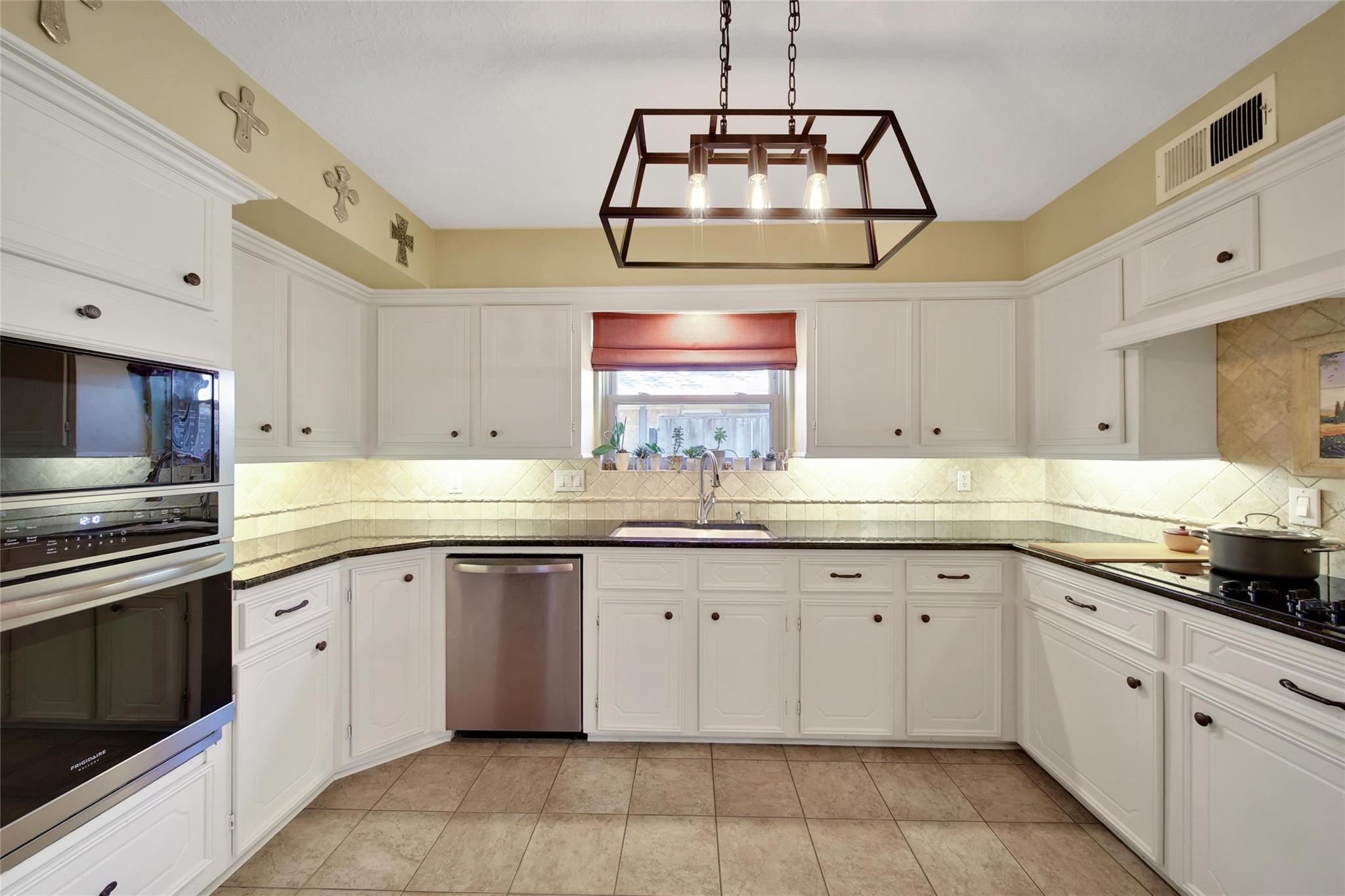 1012 Candlelight Lane