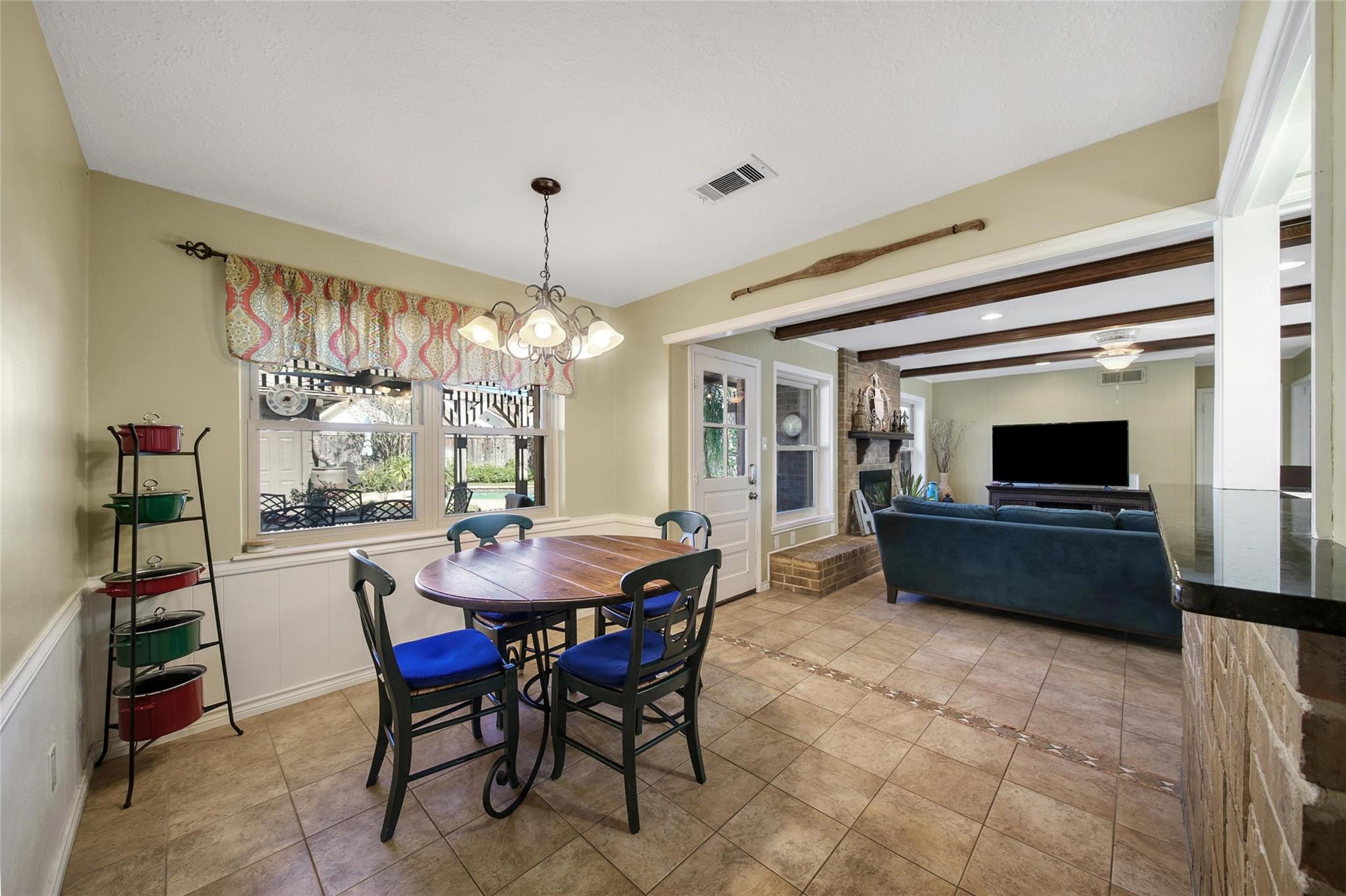 1012 Candlelight Lane