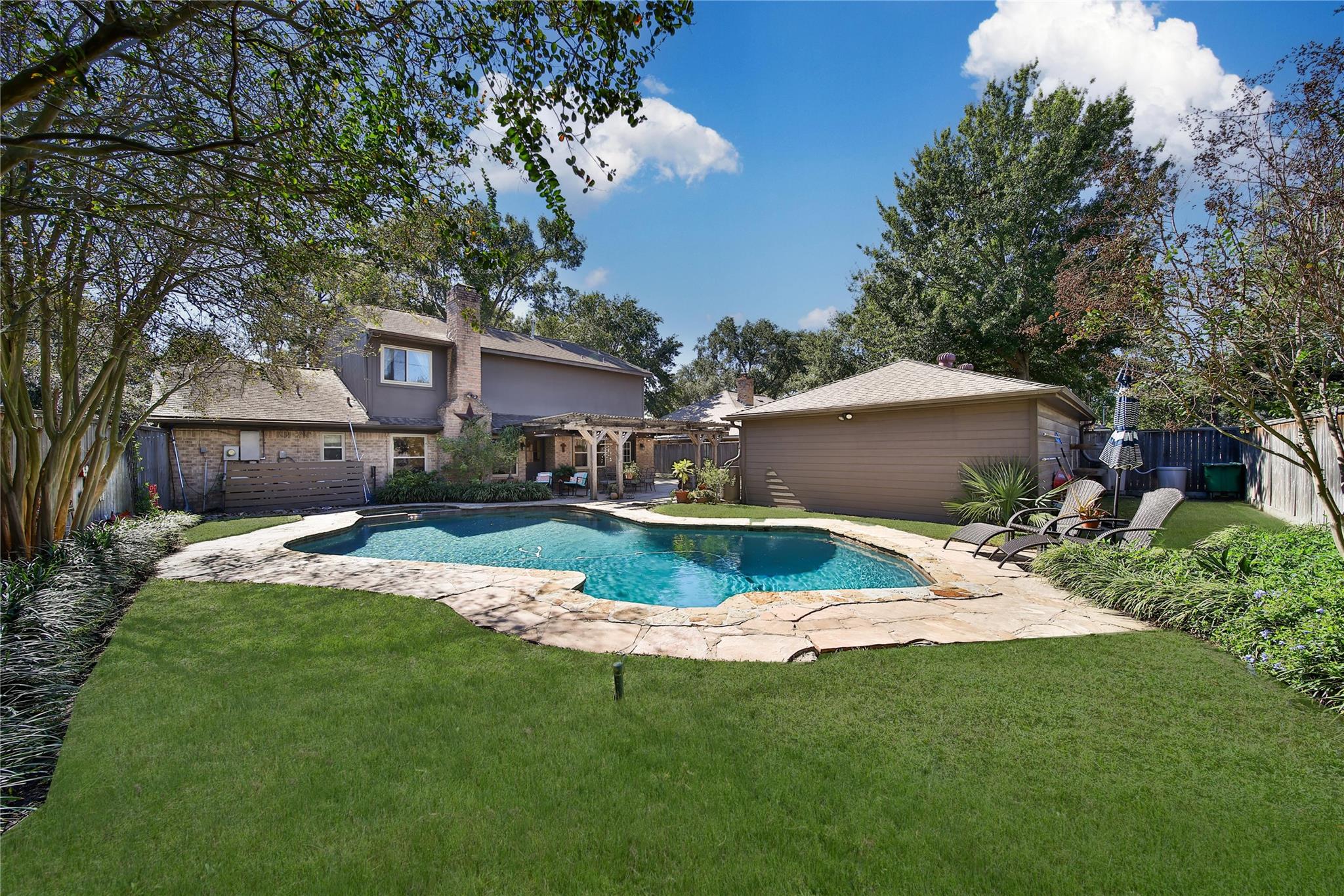 1012 Candlelight Lane