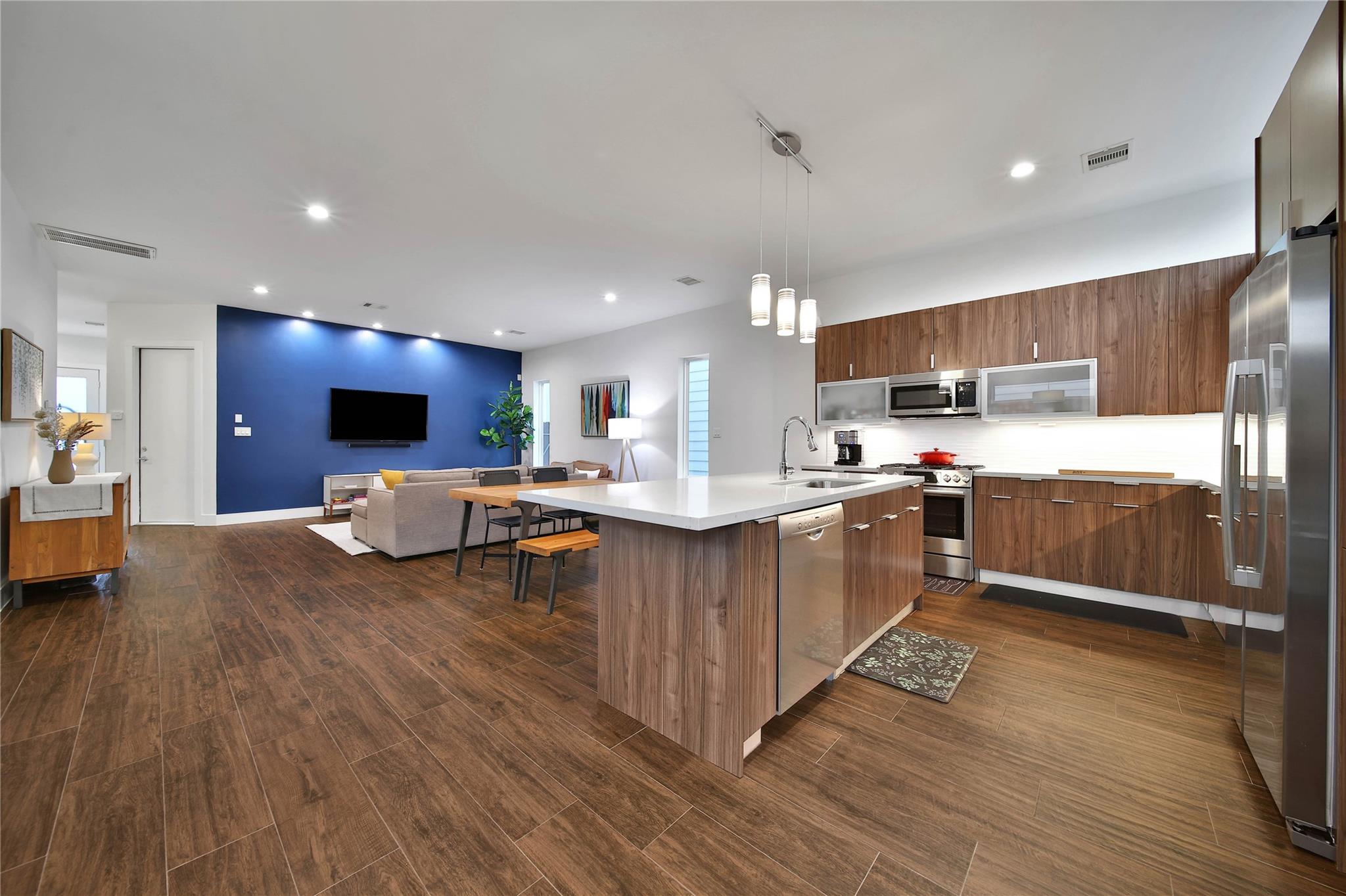 5411 Robusto Place