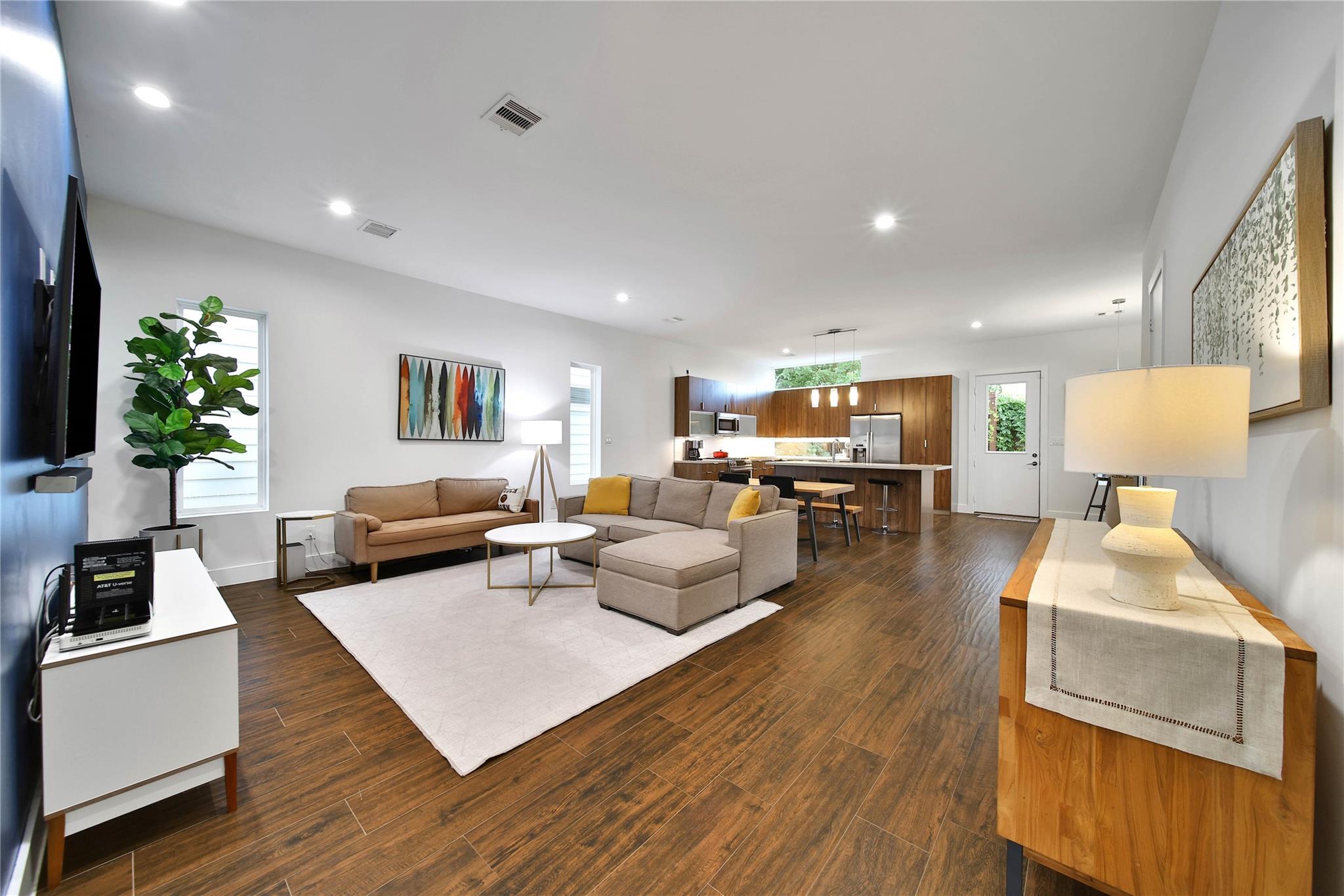 5411 Robusto Place