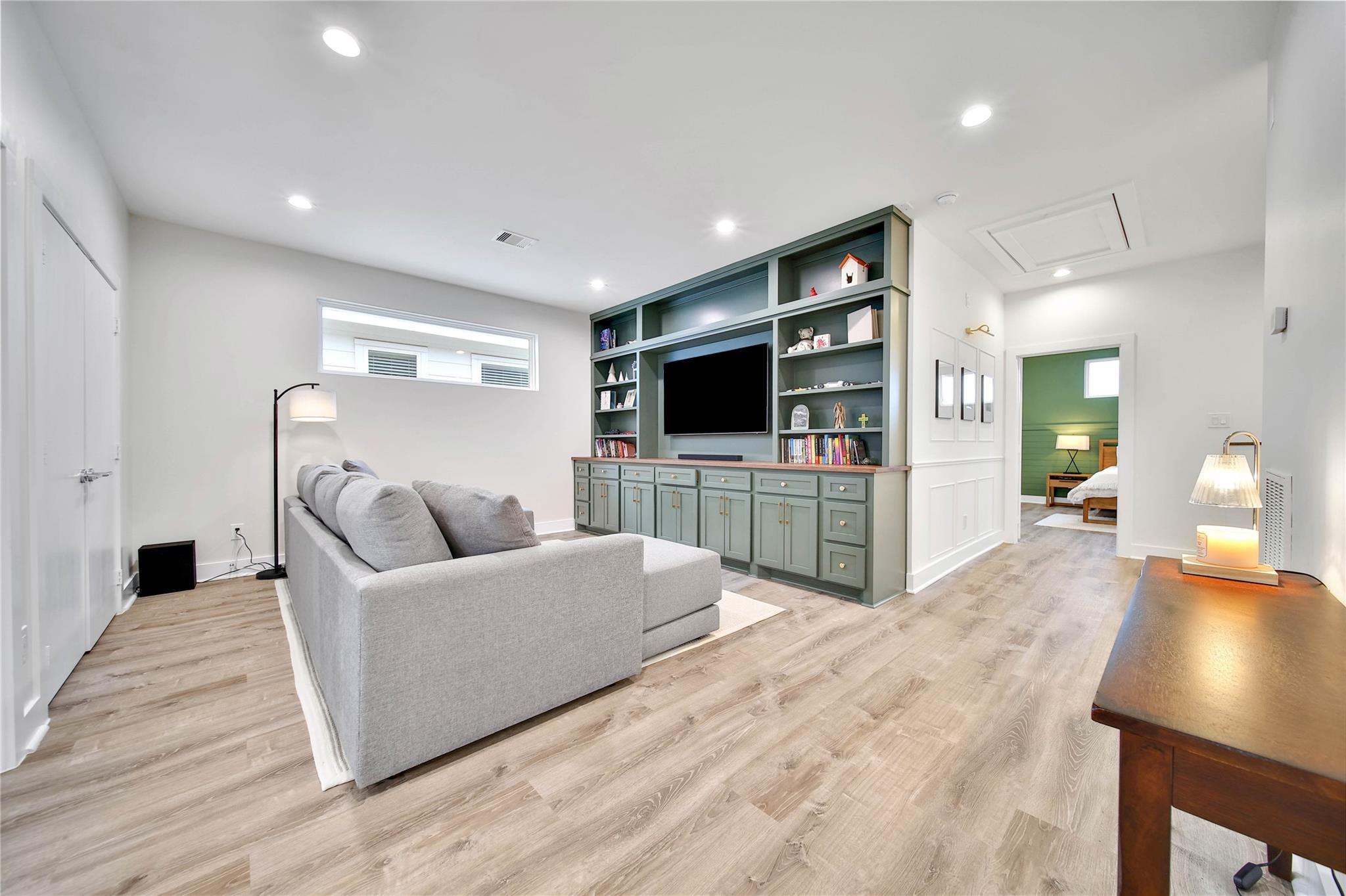 5411 Robusto Place