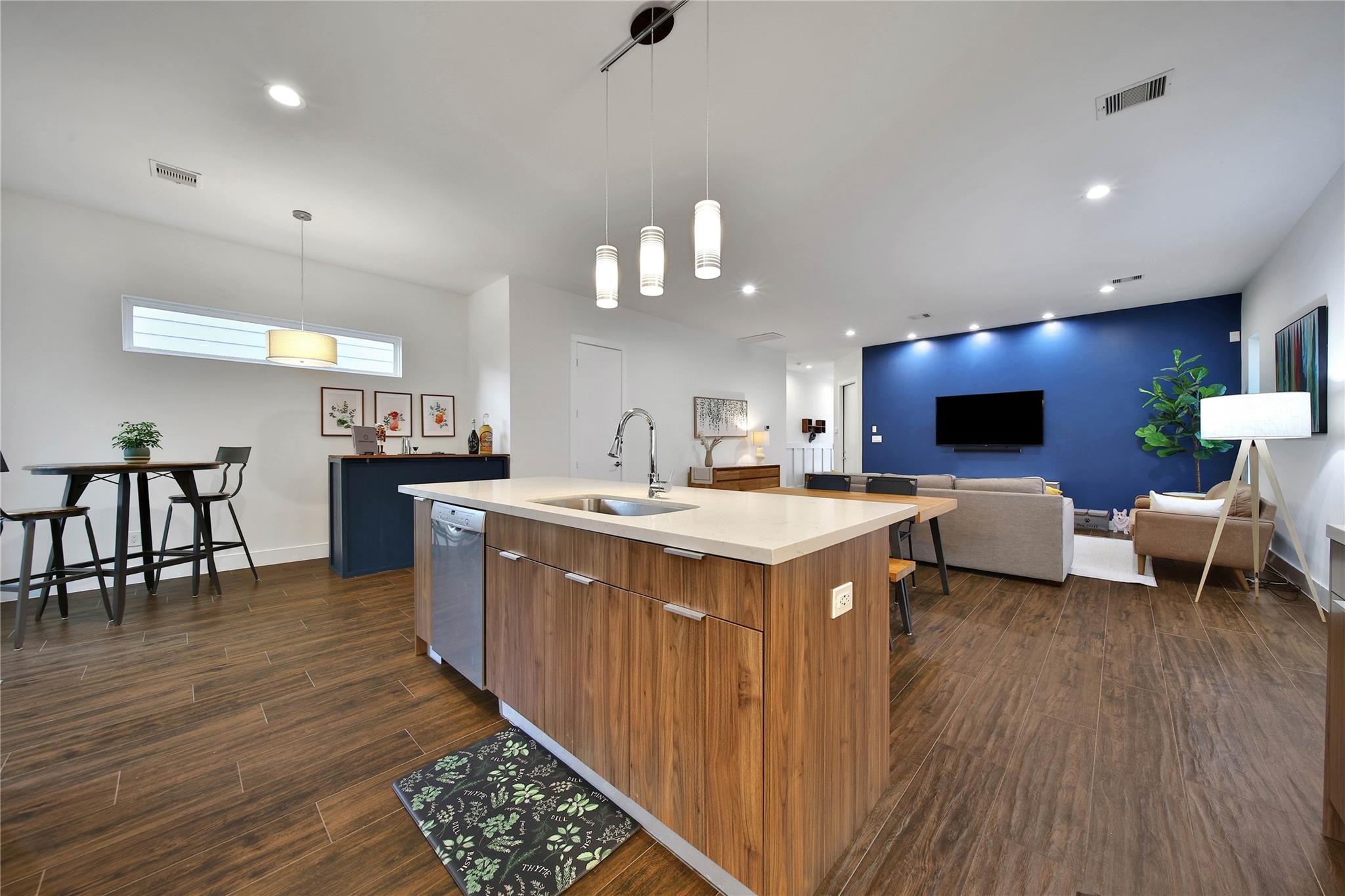 5411 Robusto Place