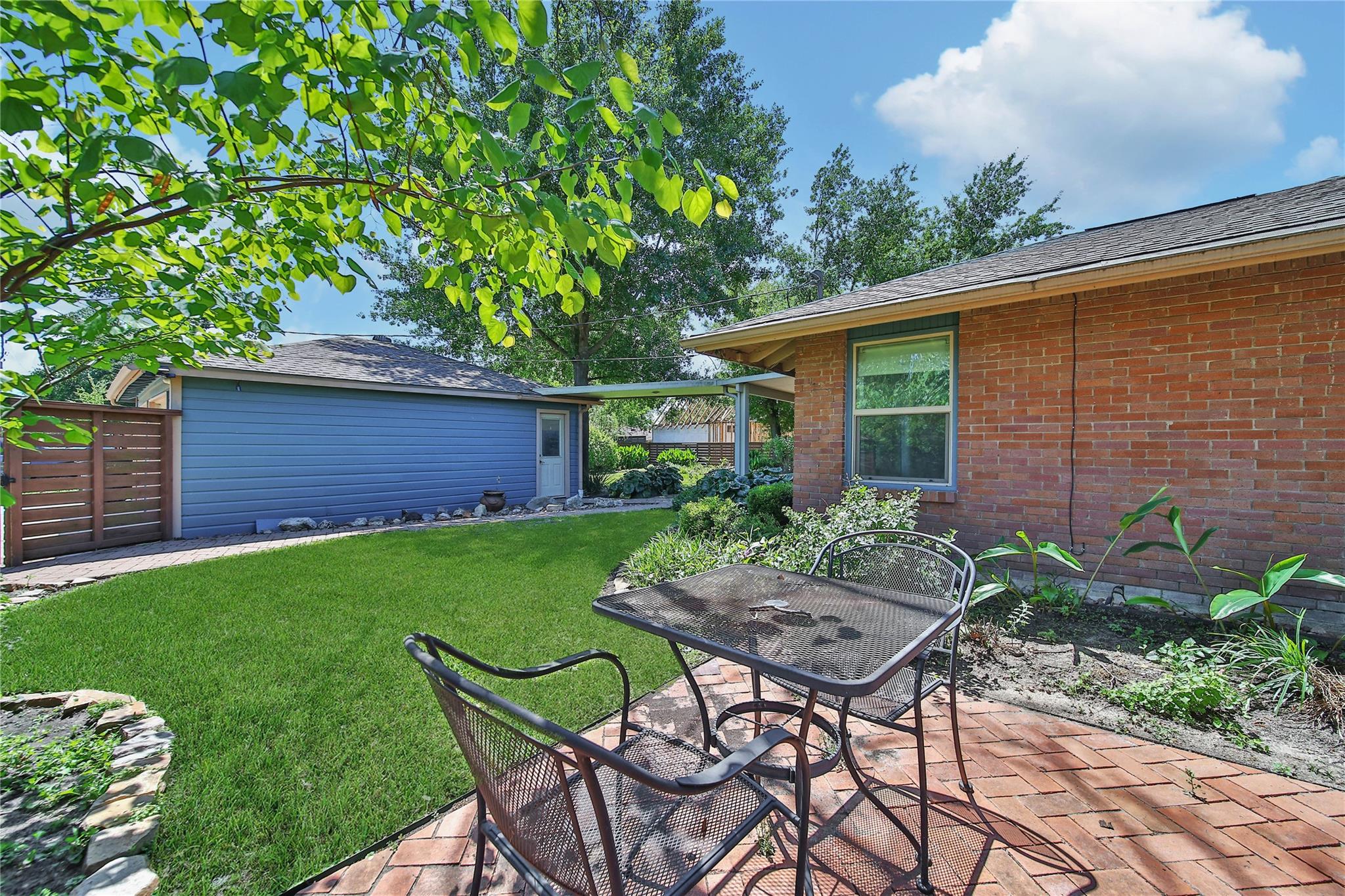 4401 Brookwoods Drive