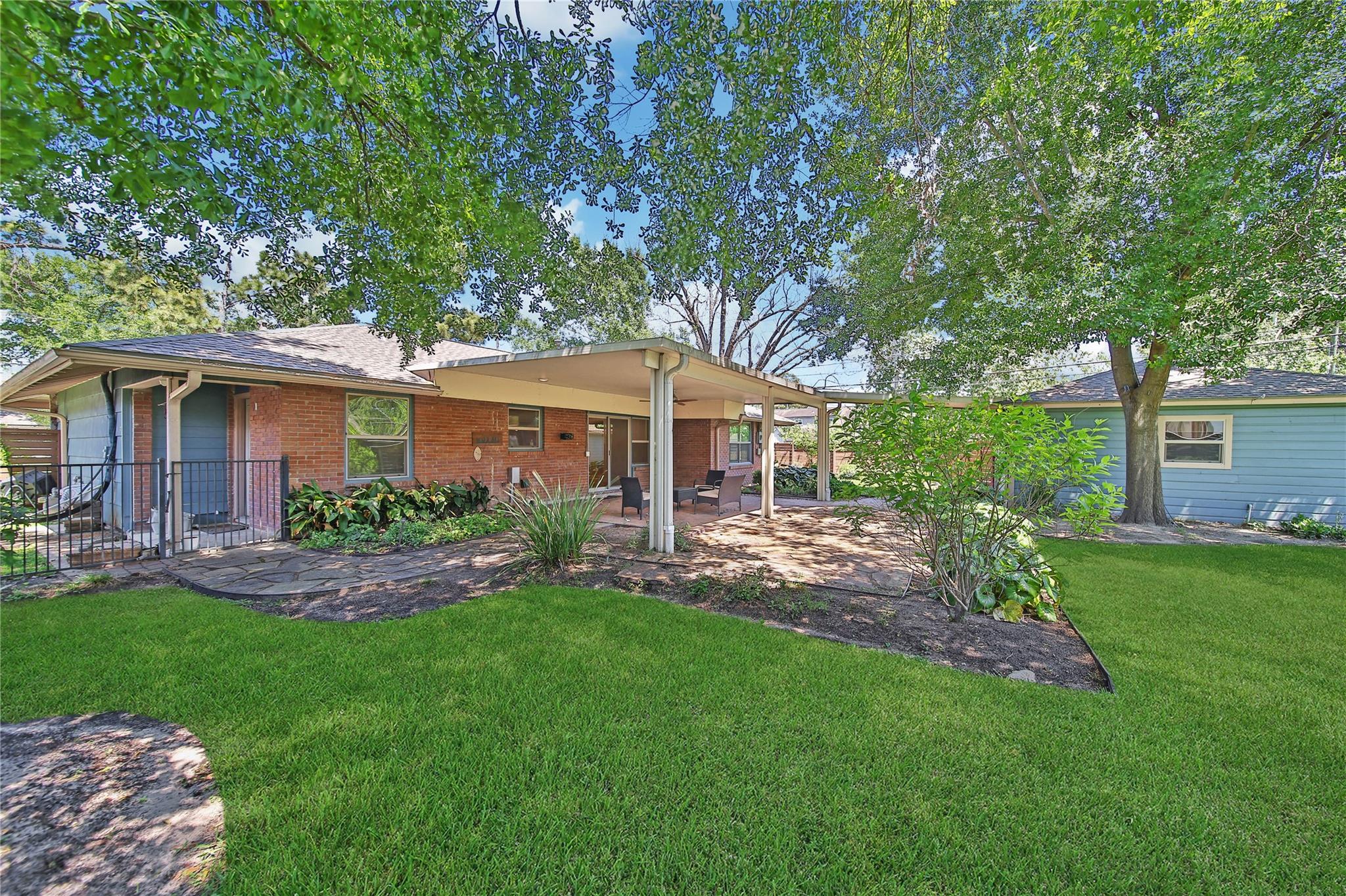 4401 Brookwoods Drive