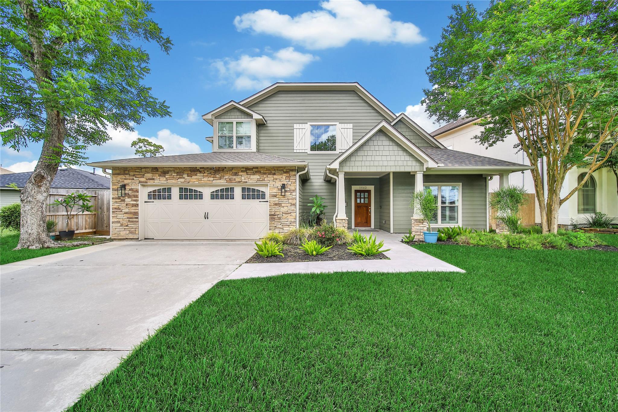 1642 Richelieu Lane