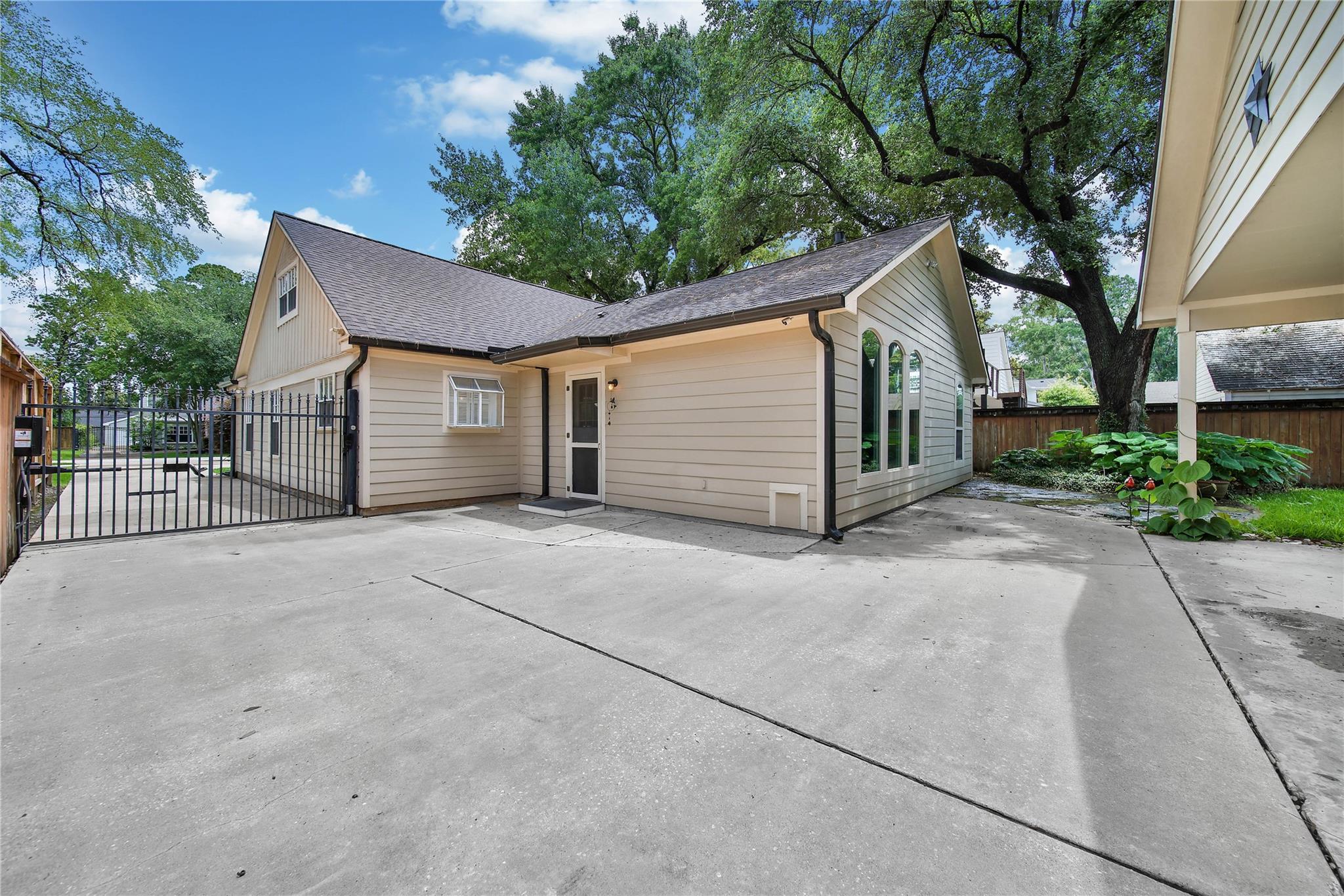 1583 Sue Barnett Drive